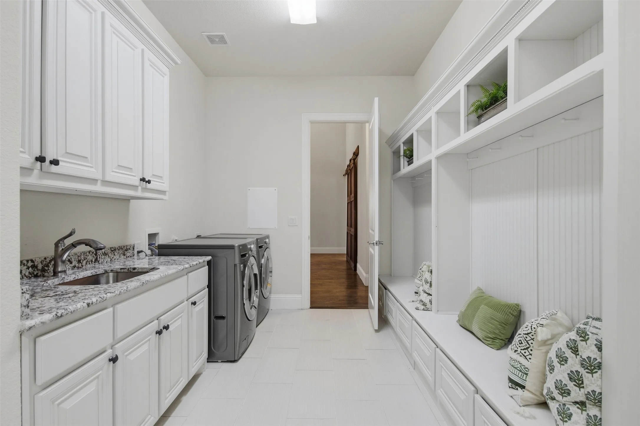 Laundry access from primary closet