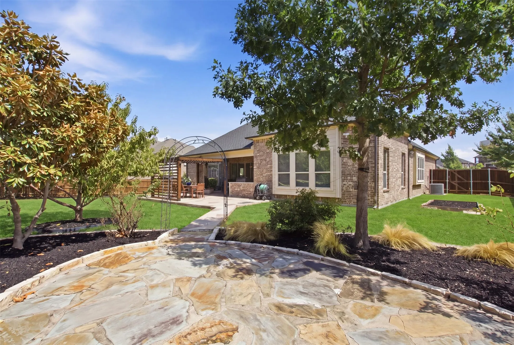 Single Family Residence For Sale in Collin County , 1201 Waterton Drive, Prosper, Texas 75078, 4 Bedroom, 4 Bathroom, 3 Garage spaces, 4,519 Sqft, built in 2017, mls#21348808, Real Estate Agent in Prosper, Homes For Sale in Collin county, Homes For Sale in Prosper, Realtor in Prosper Texas, Real Estate Brokerage Independent Realty Texas, Luminita Cordes Realtor