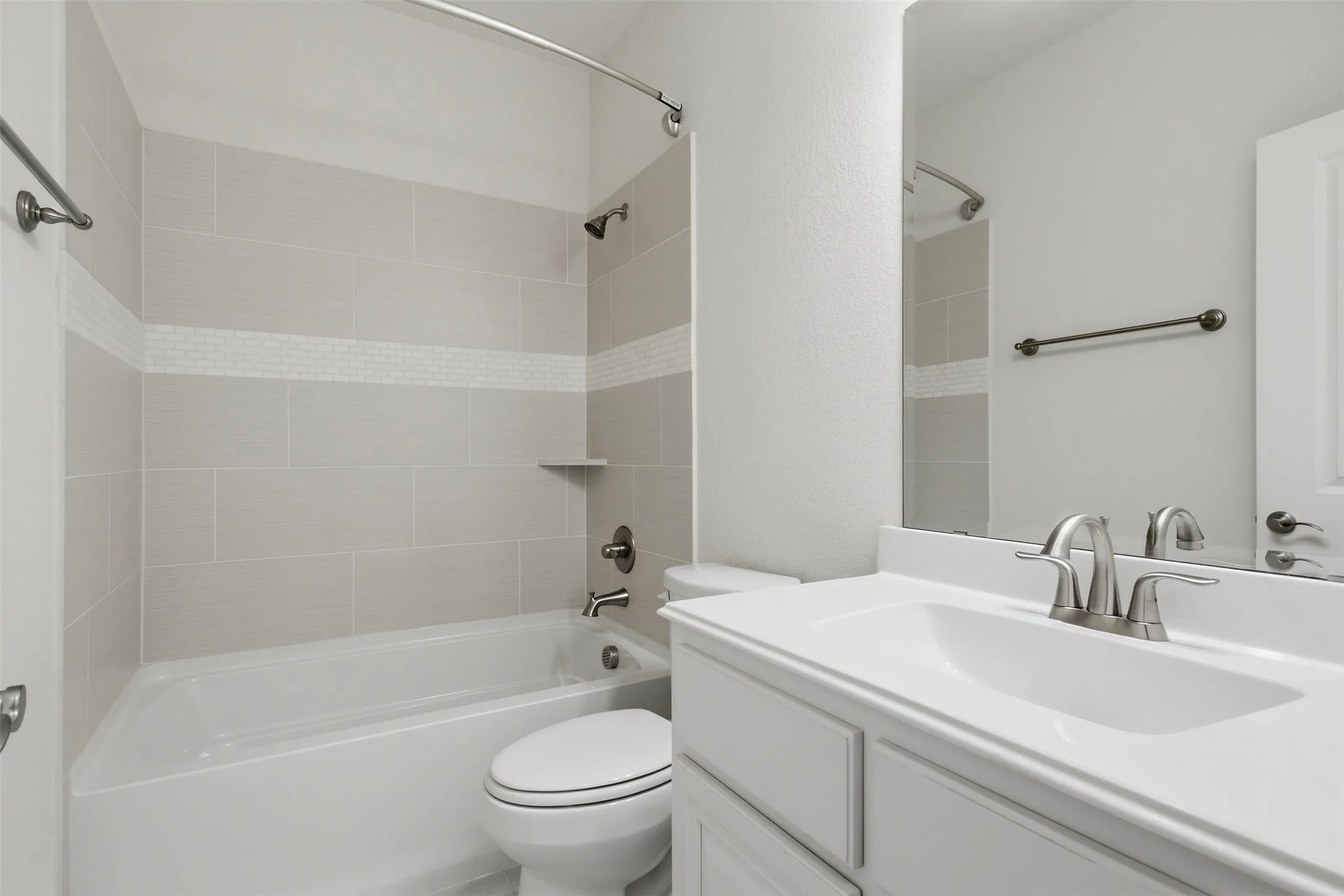 Single Family Residence For Sale in Collin County , 1201 Waterton Drive, Prosper, Texas 75078, 4 Bedroom, 4 Bathroom, 3 Garage spaces, 4,519 Sqft, built in 2017, mls#21348808, Real Estate Agent in Prosper, Homes For Sale in Collin county, Homes For Sale in Prosper, Realtor in Prosper Texas, Real Estate Brokerage Independent Realty Texas, Luminita Cordes Realtor