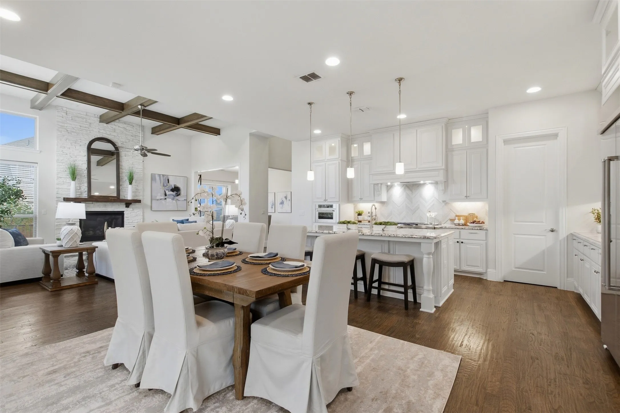 Single Family Residence For Sale in Collin County , 1201 Waterton Drive, Prosper, Texas 75078, 4 Bedroom, 4 Bathroom, 3 Garage spaces, 4,519 Sqft, built in 2017, mls#21348808, Real Estate Agent in Prosper, Homes For Sale in Collin county, Homes For Sale in Prosper, Realtor in Prosper Texas, Real Estate Brokerage Independent Realty Texas, Luminita Cordes Realtor