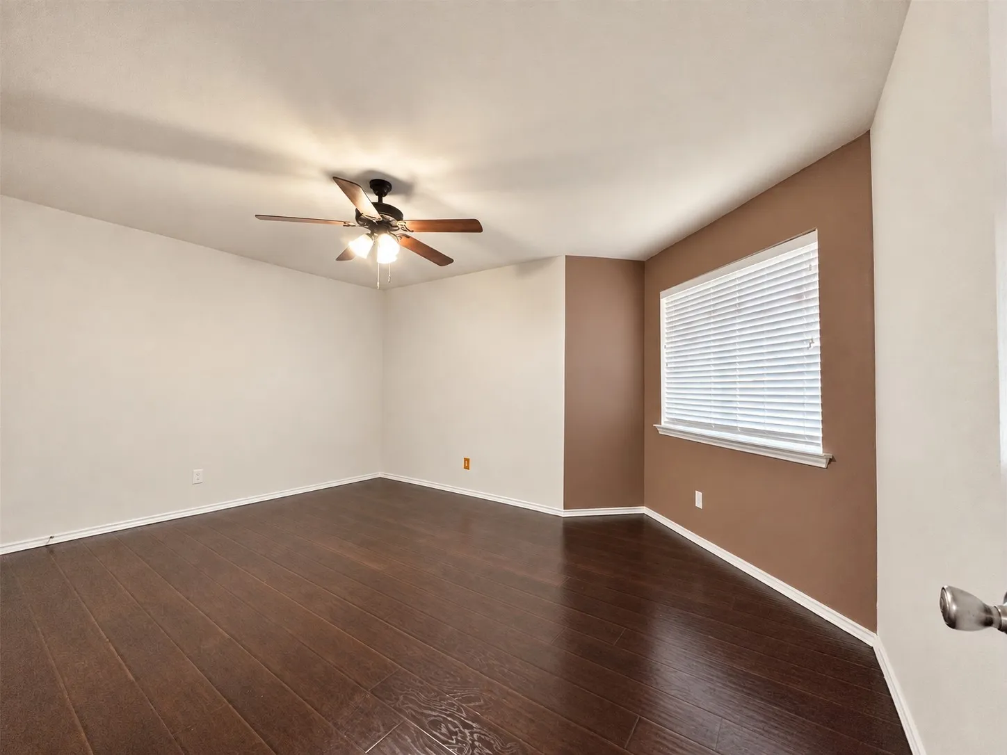Condominium For Sale in Dallas County , 9831 Walnut Street P210, Dallas, Texas 75243, 2 Bedroom, 2 Bathroom, Garage spaces, 1,031 Sqft, built in 1983, mls#21384074, Real Estate Agent in Dallas, Homes For Sale in Dallas county, Homes For Sale in Dallas, Realtor in Dallas Texas, Real Estate Brokerage Independent Realty Texas, Luminita Cordes Realtor