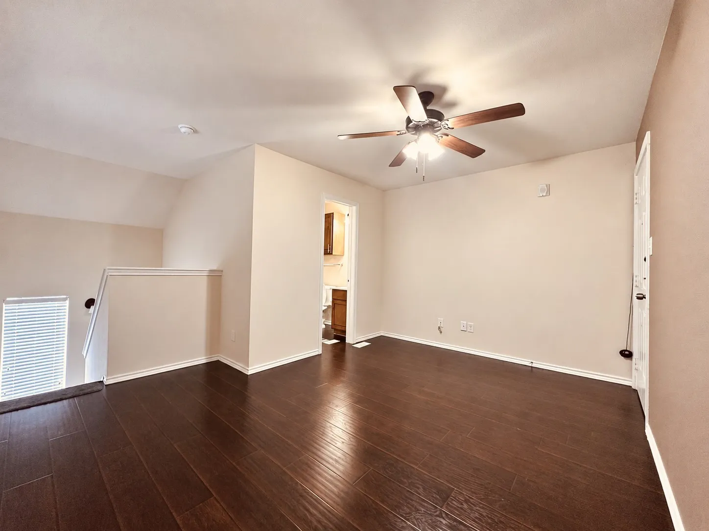 Condominium For Sale in Dallas County , 9831 Walnut Street P210, Dallas, Texas 75243, 2 Bedroom, 2 Bathroom, Garage spaces, 1,031 Sqft, built in 1983, mls#21384074, Real Estate Agent in Dallas, Homes For Sale in Dallas county, Homes For Sale in Dallas, Realtor in Dallas Texas, Real Estate Brokerage Independent Realty Texas, Luminita Cordes Realtor