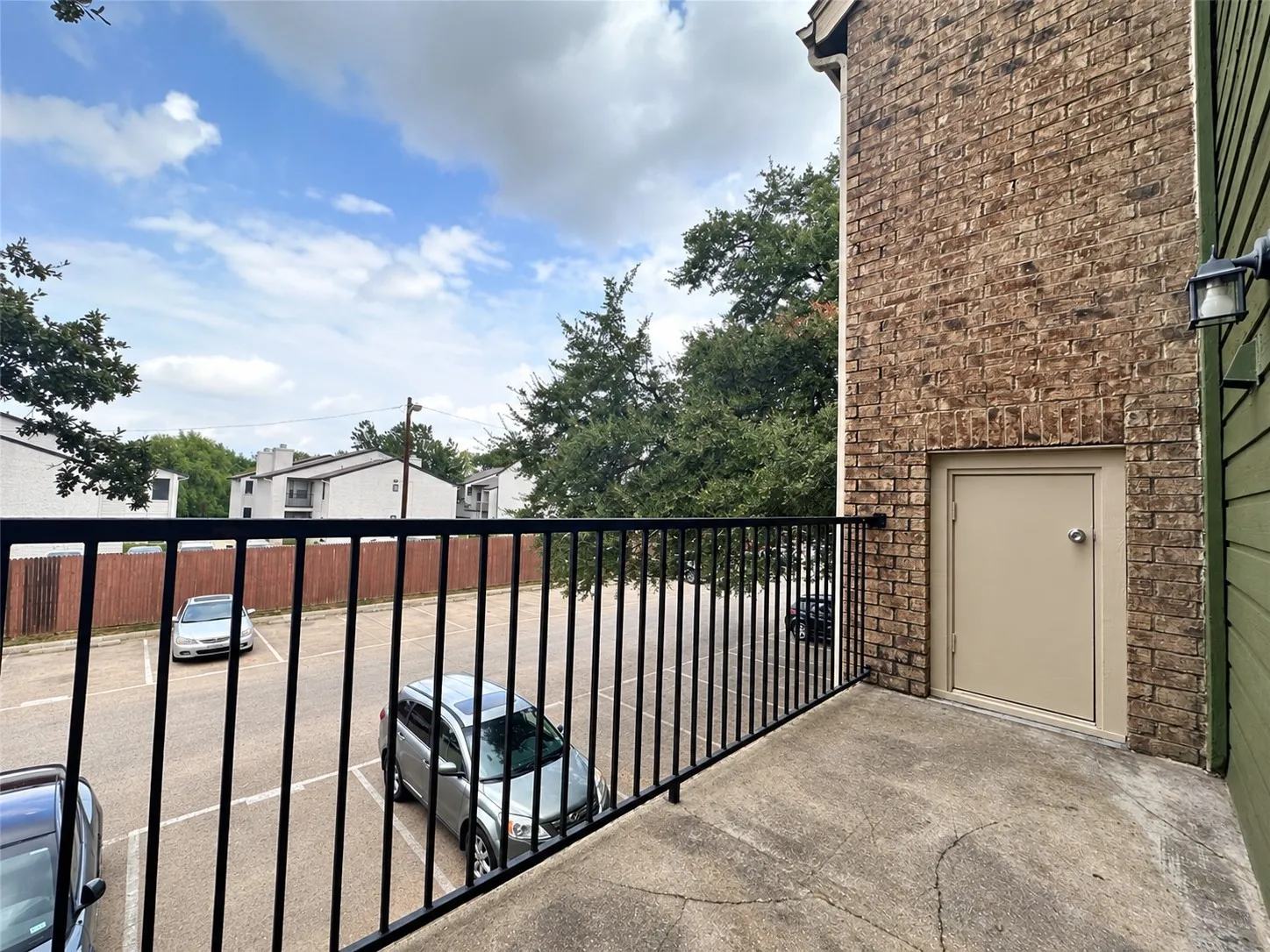 Condominium For Sale in Dallas County , 9831 Walnut Street P210, Dallas, Texas 75243, 2 Bedroom, 2 Bathroom, Garage spaces, 1,031 Sqft, built in 1983, mls#21384074, Real Estate Agent in Dallas, Homes For Sale in Dallas county, Homes For Sale in Dallas, Realtor in Dallas Texas, Real Estate Brokerage Independent Realty Texas, Luminita Cordes Realtor