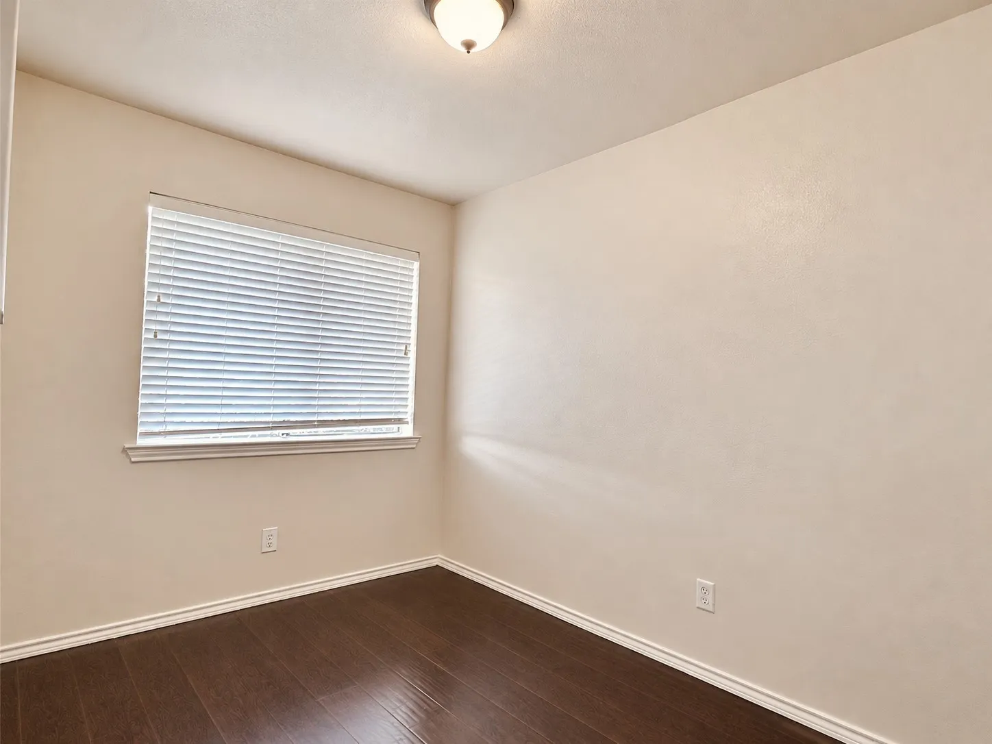 Condominium For Sale in Dallas County , 9831 Walnut Street P210, Dallas, Texas 75243, 2 Bedroom, 2 Bathroom, Garage spaces, 1,031 Sqft, built in 1983, mls#21384074, Real Estate Agent in Dallas, Homes For Sale in Dallas county, Homes For Sale in Dallas, Realtor in Dallas Texas, Real Estate Brokerage Independent Realty Texas, Luminita Cordes Realtor