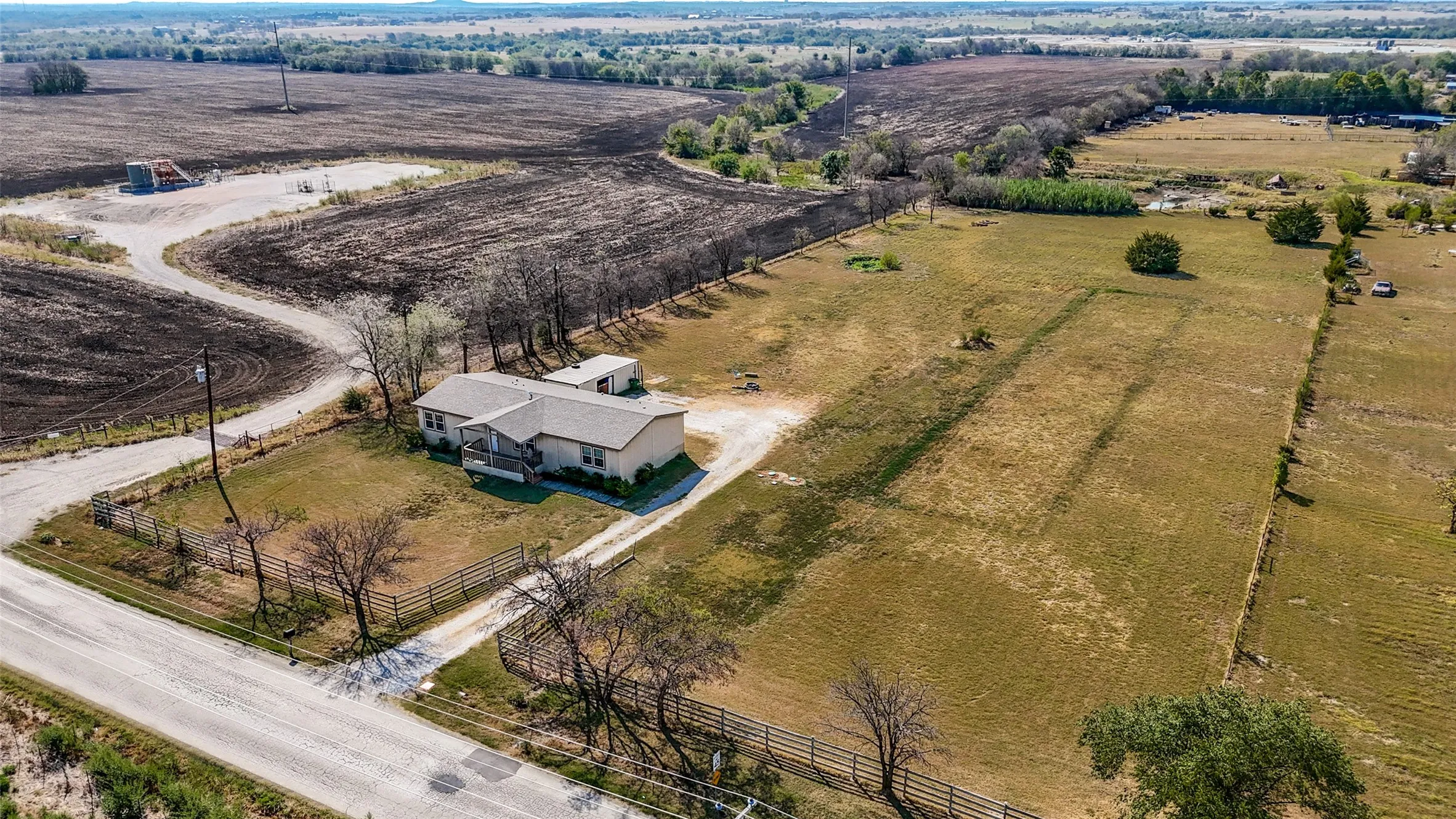 Mobile Home For Sale in Denton County , 8317 Old Stoney Road, Ponder, Texas 76259, 3 Bedroom, 2 Bathroom, Garage spaces, 1,920 Sqft, built in 2011, mls#21390143, Real Estate Agent in Ponder, Homes For Sale in Denton county, Homes For Sale in Ponder, Realtor in Ponder Texas, Real Estate Brokerage Independent Realty Texas, Luminita Cordes Realtor