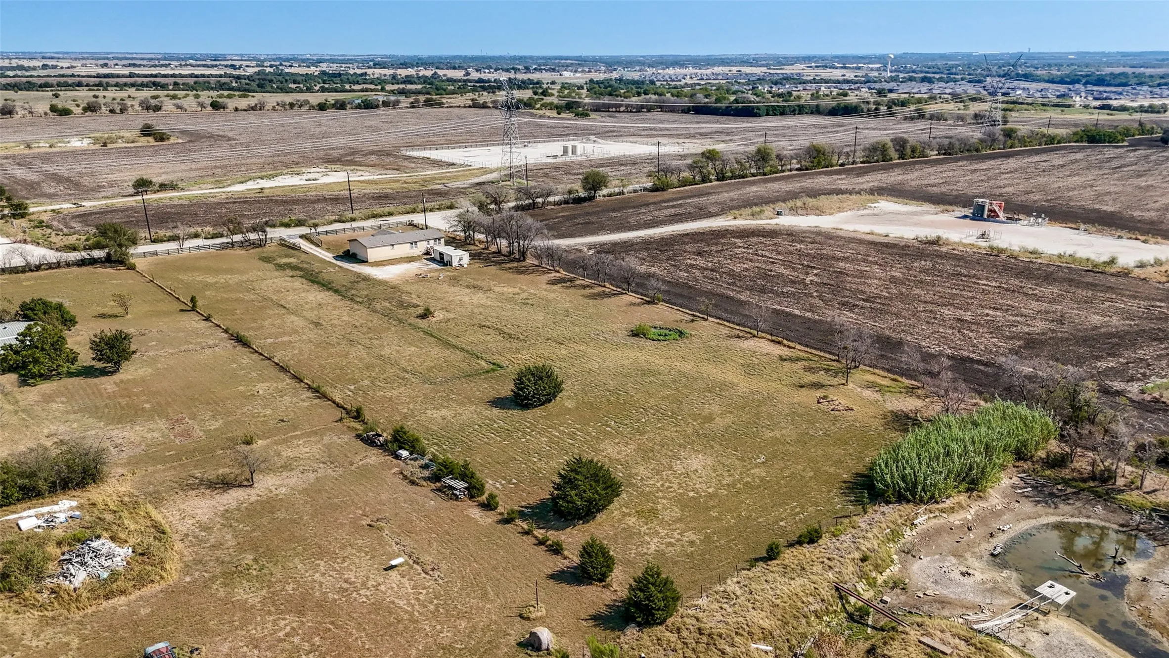 Mobile Home For Sale in Denton County , 8317 Old Stoney Road, Ponder, Texas 76259, 3 Bedroom, 2 Bathroom, Garage spaces, 1,920 Sqft, built in 2011, mls#21390143, Real Estate Agent in Ponder, Homes For Sale in Denton county, Homes For Sale in Ponder, Realtor in Ponder Texas, Real Estate Brokerage Independent Realty Texas, Luminita Cordes Realtor