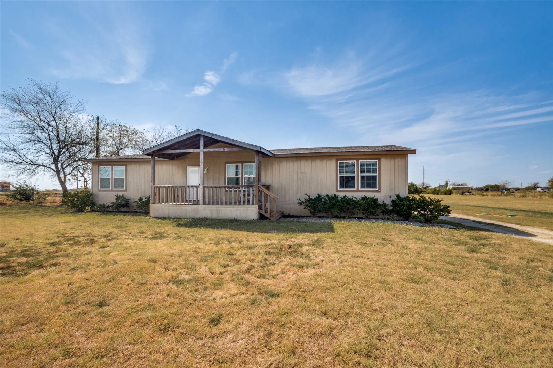 Mobile Home For Sale in Denton County , 8317 Old Stoney Road, Ponder, Texas 76259, 3 Bedroom, 2 Bathroom, Garage spaces, 1,920 Sqft, built in 2011, mls#21390143, Real Estate Agent in Ponder, Homes For Sale in Denton county, Homes For Sale in Ponder, Realtor in Ponder Texas, Real Estate Brokerage Independent Realty Texas, Luminita Cordes Realtor
