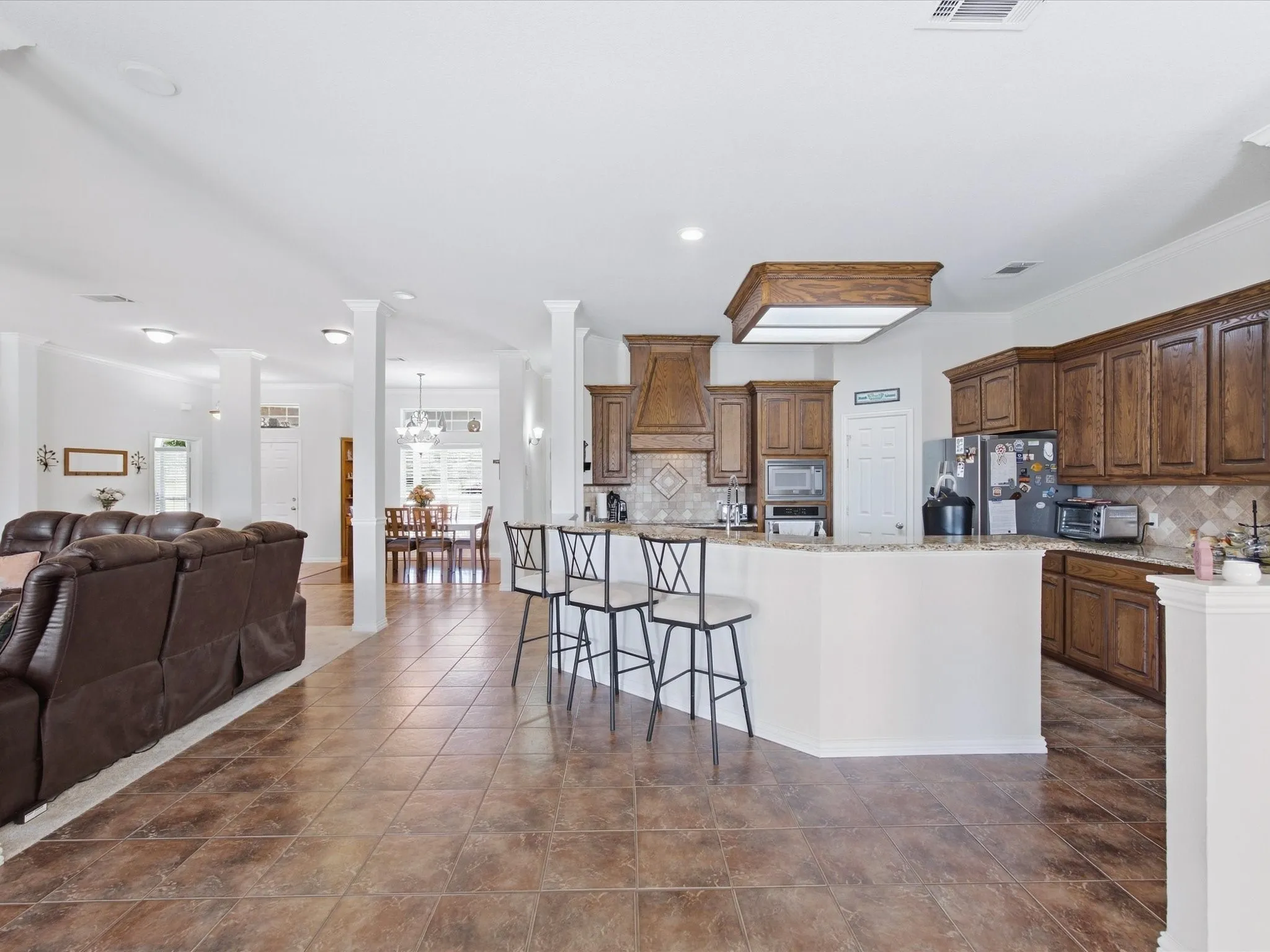 Single Family Residence For Sale in Ellis County , 5020 April Lane, Waxahachie, Texas 75165, 4 Bedroom, 3 Bathroom, 2 Garage spaces, 2,764 Sqft, built in 2004, mls#21386094, Real Estate Agent in Waxahachie, Homes For Sale in Ellis county, Homes For Sale in Waxahachie, Realtor in Waxahachie Texas, Real Estate Brokerage Independent Realty Texas, Luminita Cordes Realtor