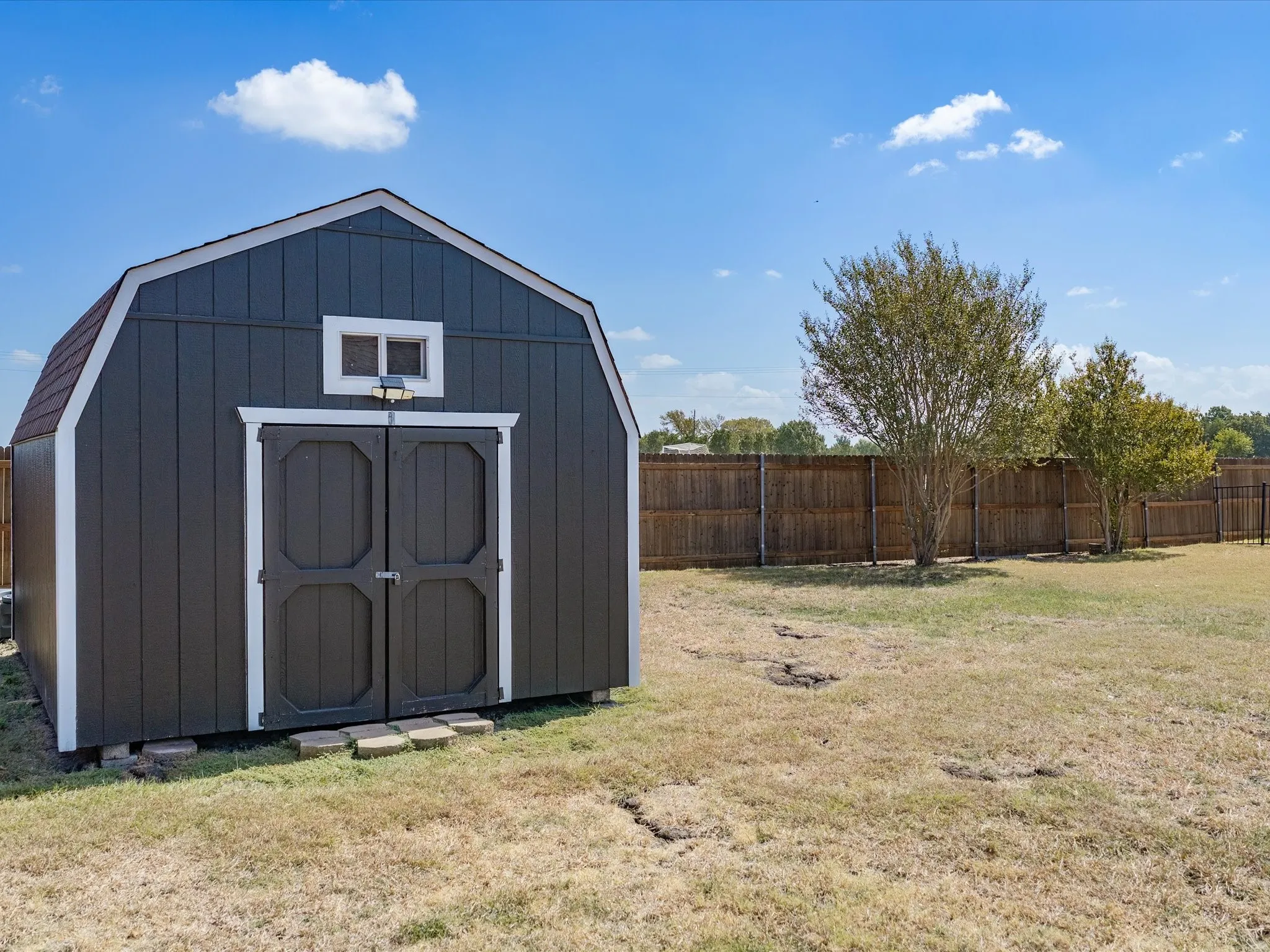 Single Family Residence For Sale in Ellis County , 5020 April Lane, Waxahachie, Texas 75165, 4 Bedroom, 3 Bathroom, 2 Garage spaces, 2,764 Sqft, built in 2004, mls#21386094, Real Estate Agent in Waxahachie, Homes For Sale in Ellis county, Homes For Sale in Waxahachie, Realtor in Waxahachie Texas, Real Estate Brokerage Independent Realty Texas, Luminita Cordes Realtor