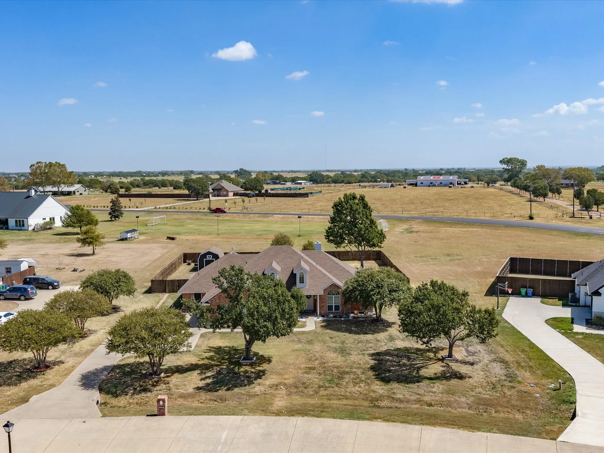 Single Family Residence For Sale in Ellis County , 5020 April Lane, Waxahachie, Texas 75165, 4 Bedroom, 3 Bathroom, 2 Garage spaces, 2,764 Sqft, built in 2004, mls#21386094, Real Estate Agent in Waxahachie, Homes For Sale in Ellis county, Homes For Sale in Waxahachie, Realtor in Waxahachie Texas, Real Estate Brokerage Independent Realty Texas, Luminita Cordes Realtor
