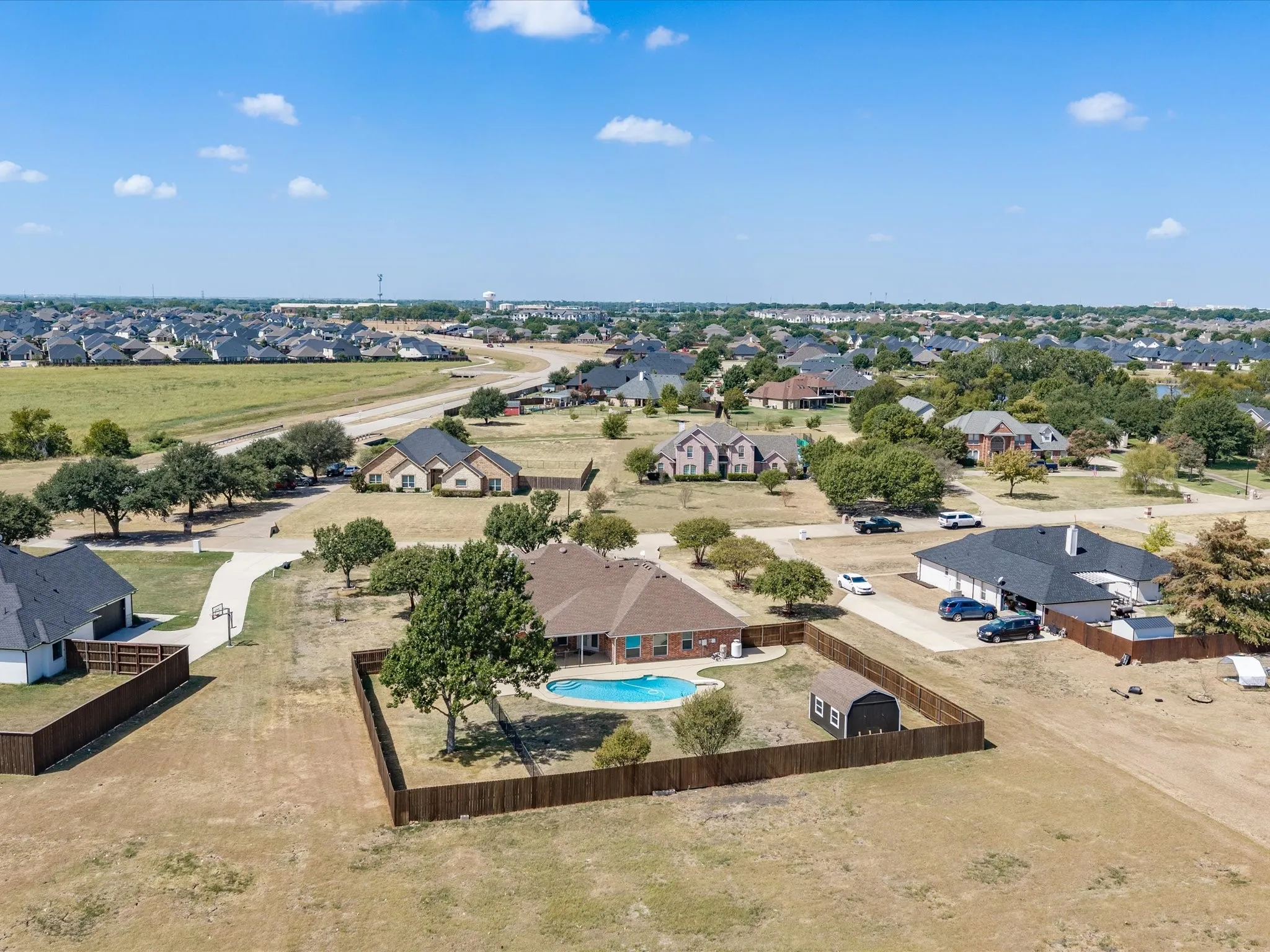 Single Family Residence For Sale in Ellis County , 5020 April Lane, Waxahachie, Texas 75165, 4 Bedroom, 3 Bathroom, 2 Garage spaces, 2,764 Sqft, built in 2004, mls#21386094, Real Estate Agent in Waxahachie, Homes For Sale in Ellis county, Homes For Sale in Waxahachie, Realtor in Waxahachie Texas, Real Estate Brokerage Independent Realty Texas, Luminita Cordes Realtor