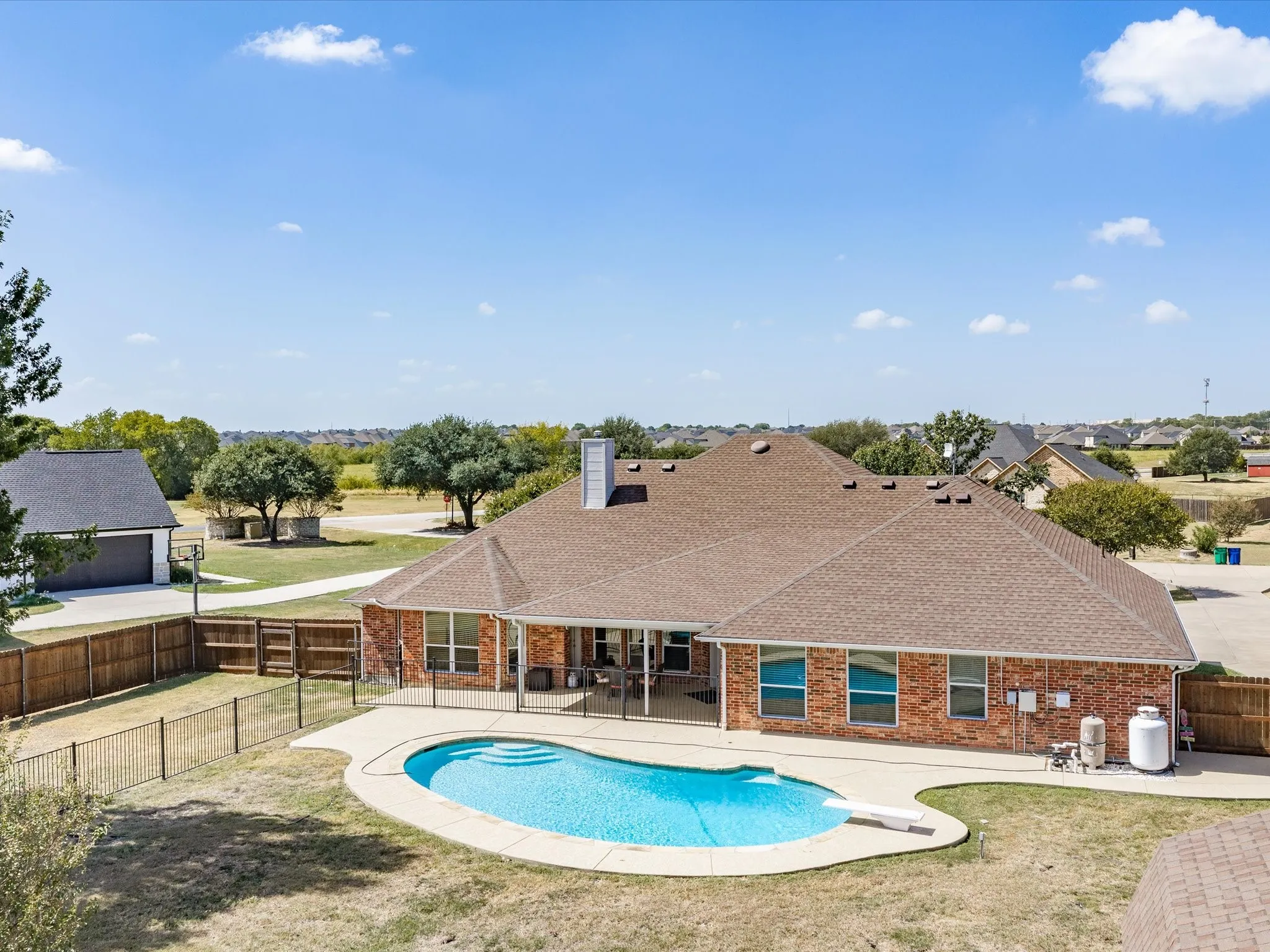 Single Family Residence For Sale in Ellis County , 5020 April Lane, Waxahachie, Texas 75165, 4 Bedroom, 3 Bathroom, 2 Garage spaces, 2,764 Sqft, built in 2004, mls#21386094, Real Estate Agent in Waxahachie, Homes For Sale in Ellis county, Homes For Sale in Waxahachie, Realtor in Waxahachie Texas, Real Estate Brokerage Independent Realty Texas, Luminita Cordes Realtor