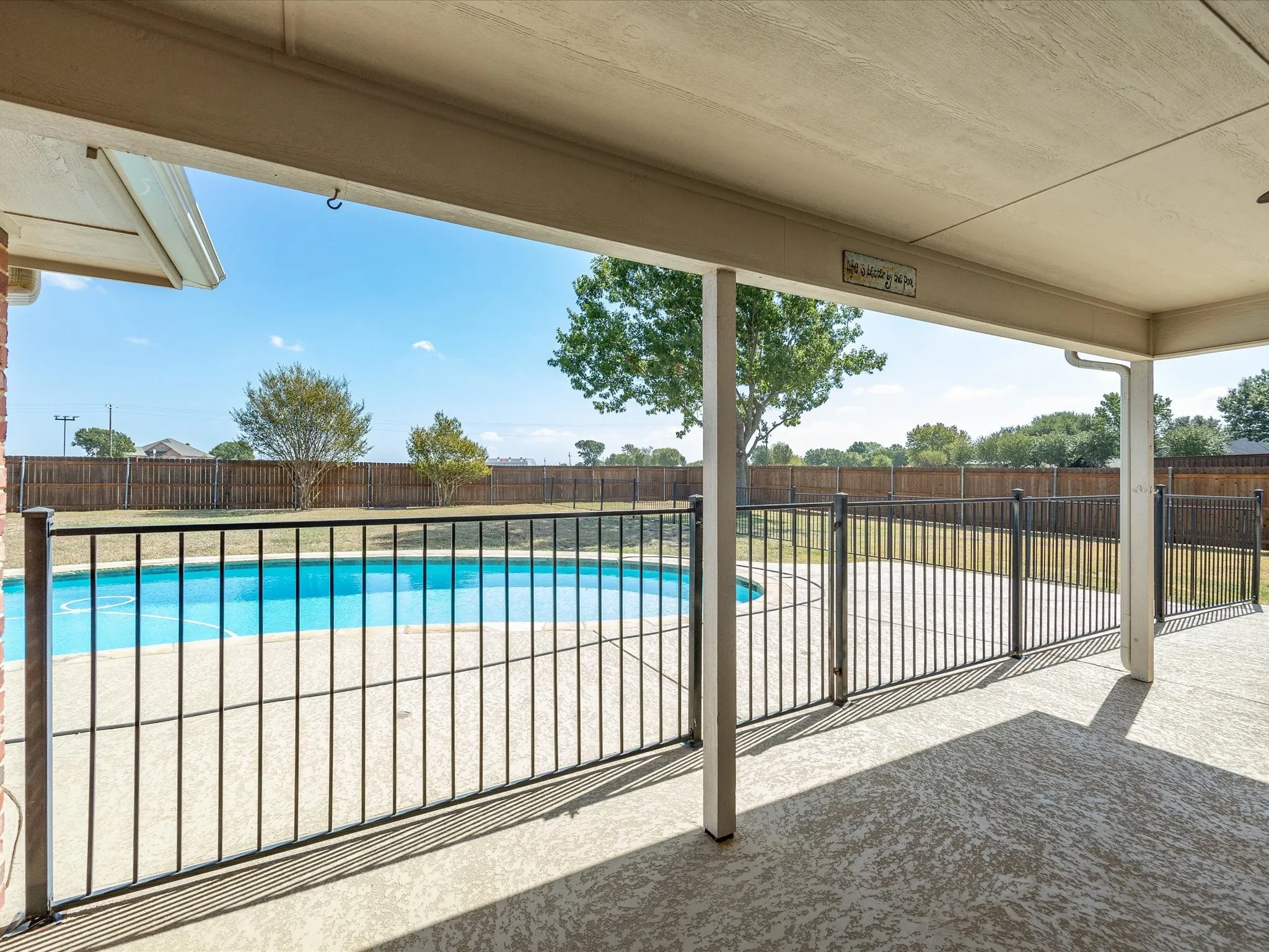 Single Family Residence For Sale in Ellis County , 5020 April Lane, Waxahachie, Texas 75165, 4 Bedroom, 3 Bathroom, 2 Garage spaces, 2,764 Sqft, built in 2004, mls#21386094, Real Estate Agent in Waxahachie, Homes For Sale in Ellis county, Homes For Sale in Waxahachie, Realtor in Waxahachie Texas, Real Estate Brokerage Independent Realty Texas, Luminita Cordes Realtor