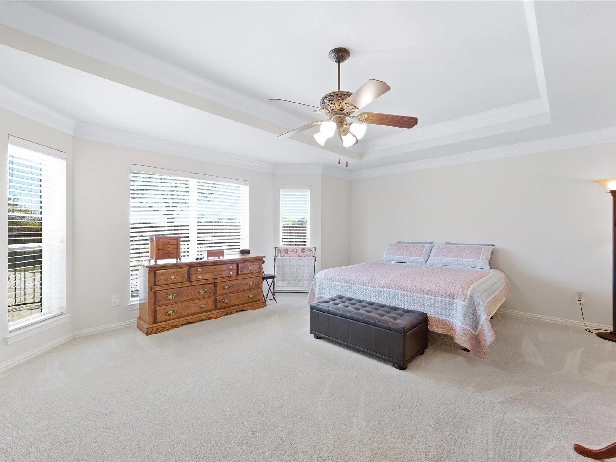 Single Family Residence For Sale in Ellis County , 5020 April Lane, Waxahachie, Texas 75165, 4 Bedroom, 3 Bathroom, 2 Garage spaces, 2,764 Sqft, built in 2004, mls#21386094, Real Estate Agent in Waxahachie, Homes For Sale in Ellis county, Homes For Sale in Waxahachie, Realtor in Waxahachie Texas, Real Estate Brokerage Independent Realty Texas, Luminita Cordes Realtor