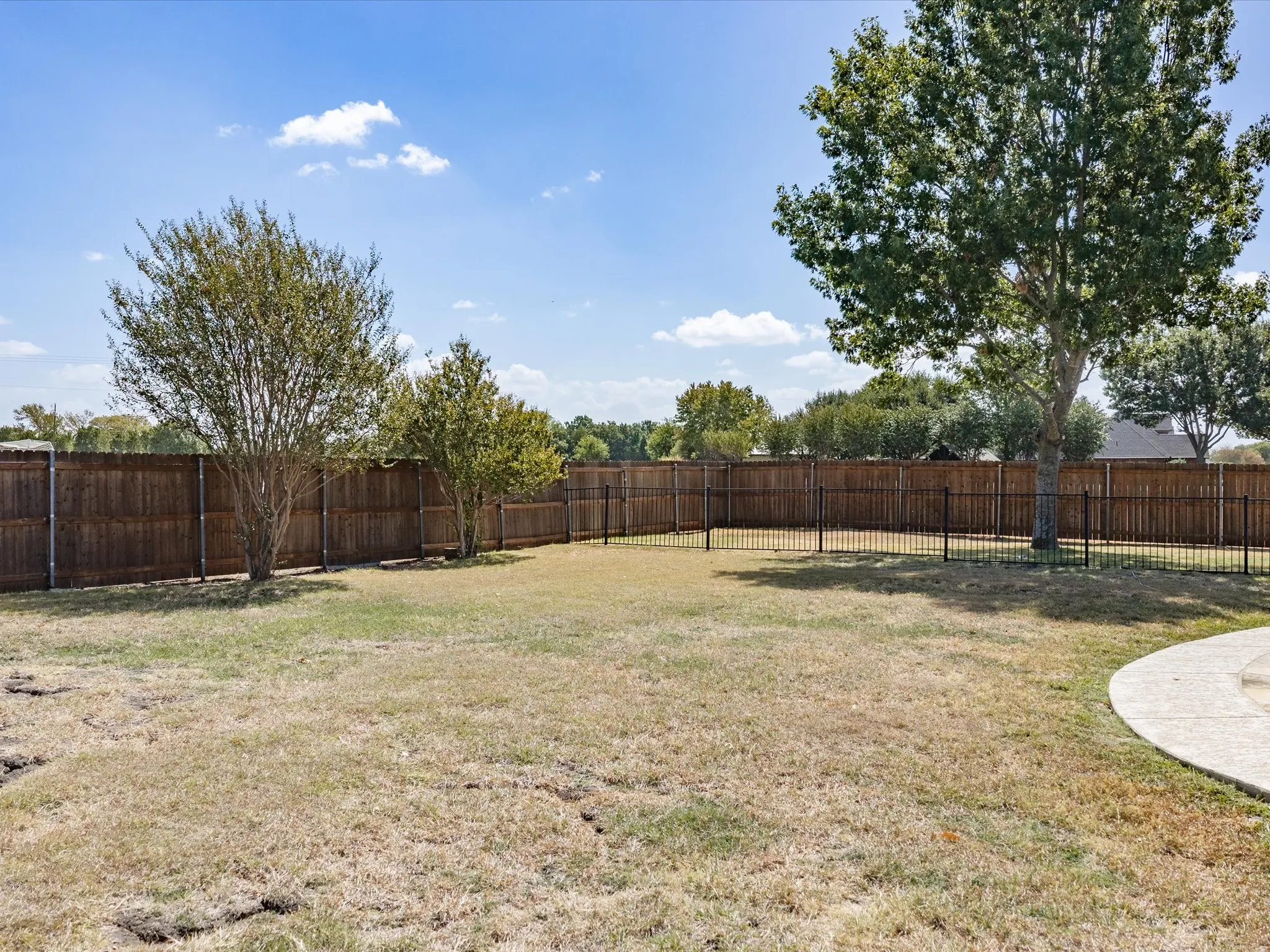 Single Family Residence For Sale in Ellis County , 5020 April Lane, Waxahachie, Texas 75165, 4 Bedroom, 3 Bathroom, 2 Garage spaces, 2,764 Sqft, built in 2004, mls#21386094, Real Estate Agent in Waxahachie, Homes For Sale in Ellis county, Homes For Sale in Waxahachie, Realtor in Waxahachie Texas, Real Estate Brokerage Independent Realty Texas, Luminita Cordes Realtor