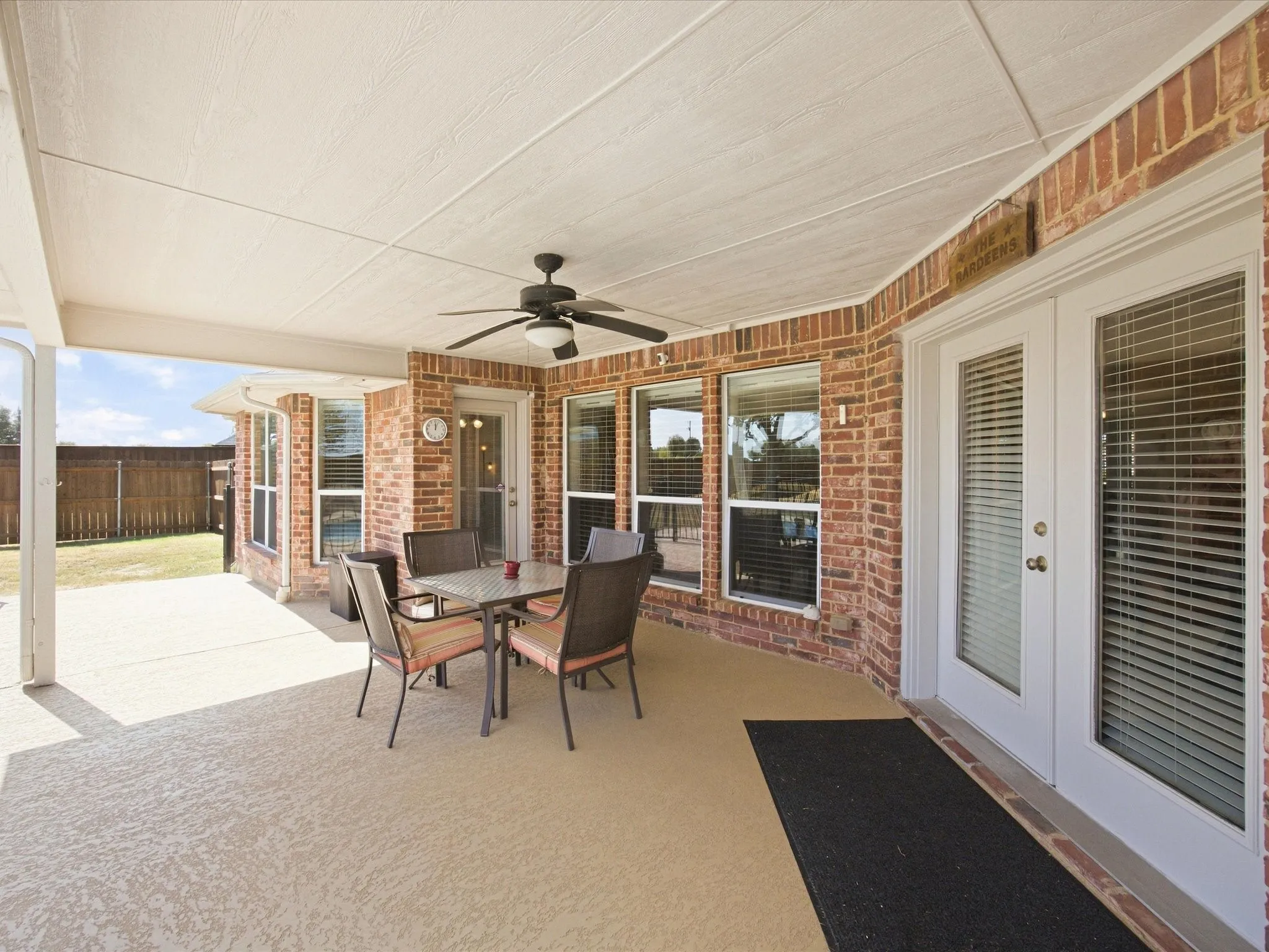 Single Family Residence For Sale in Ellis County , 5020 April Lane, Waxahachie, Texas 75165, 4 Bedroom, 3 Bathroom, 2 Garage spaces, 2,764 Sqft, built in 2004, mls#21386094, Real Estate Agent in Waxahachie, Homes For Sale in Ellis county, Homes For Sale in Waxahachie, Realtor in Waxahachie Texas, Real Estate Brokerage Independent Realty Texas, Luminita Cordes Realtor