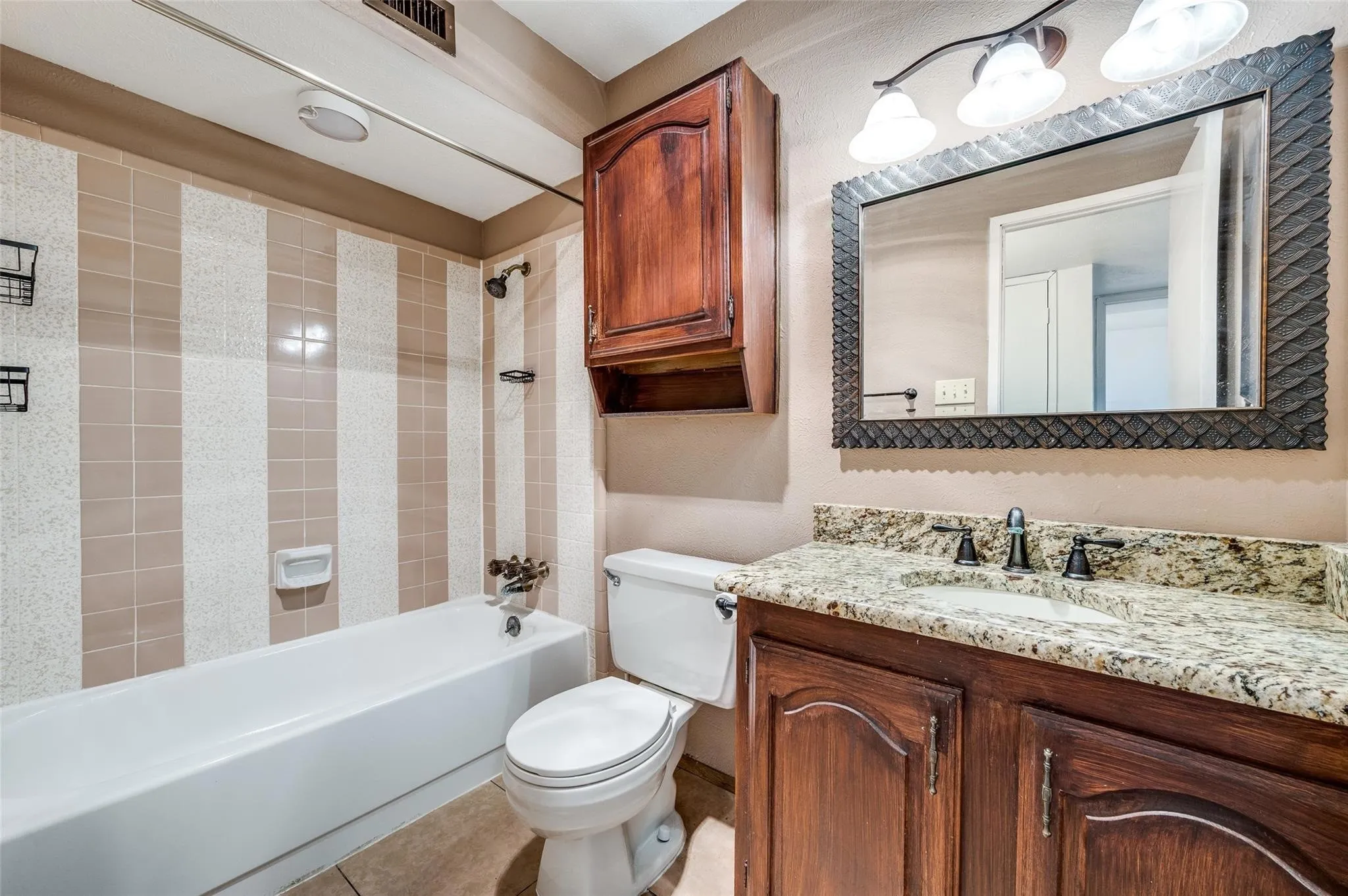 Single Family Residence For Rent in Collin County , 2209 Travis Drive, Plano, Texas 75093, 3 Bedroom, 2 Bathroom, 2 Garage spaces, 1,846 Sqft, built in 1979, mls#21390351, Real Estate Agent in Plano, Homes For Rent in Collin county, Homes For Rent in Plano, Realtor in Plano Texas, Real Estate Brokerage Independent Realty Texas, Luminita Cordes Realtor