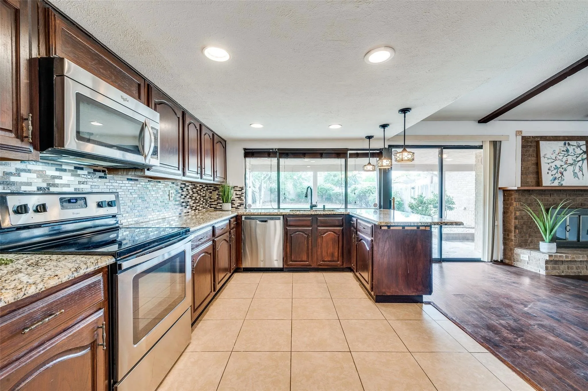 Single Family Residence For Rent in Collin County , 2209 Travis Drive, Plano, Texas 75093, 3 Bedroom, 2 Bathroom, 2 Garage spaces, 1,846 Sqft, built in 1979, mls#21390351, Real Estate Agent in Plano, Homes For Rent in Collin county, Homes For Rent in Plano, Realtor in Plano Texas, Real Estate Brokerage Independent Realty Texas, Luminita Cordes Realtor