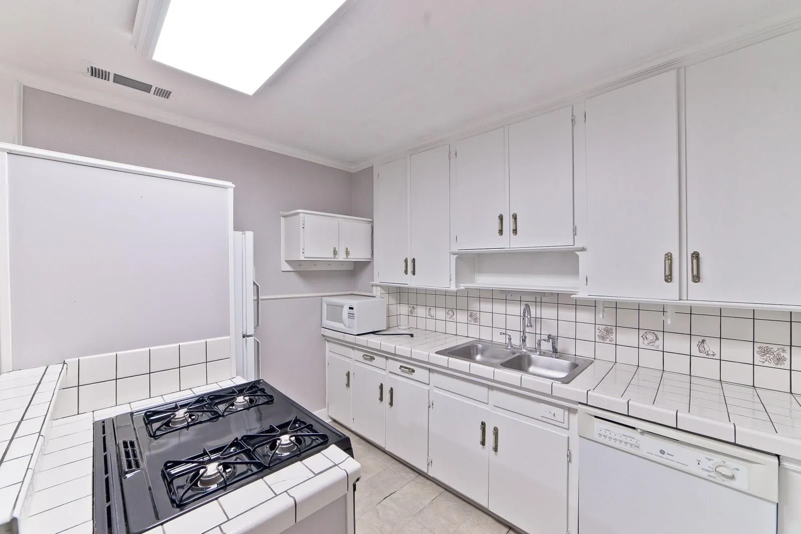 Duplex For Rent in Dallas County , 6020 Llano Avenue, Dallas, Texas 75206, 1 Bedroom, 1 Bathroom, Garage spaces, 720 Sqft, built in 1924, mls#21390346, Real Estate Agent in Dallas, Homes For Rent in Dallas county, Homes For Rent in Dallas, Realtor in Dallas Texas, Real Estate Brokerage Independent Realty Texas, Luminita Cordes Realtor