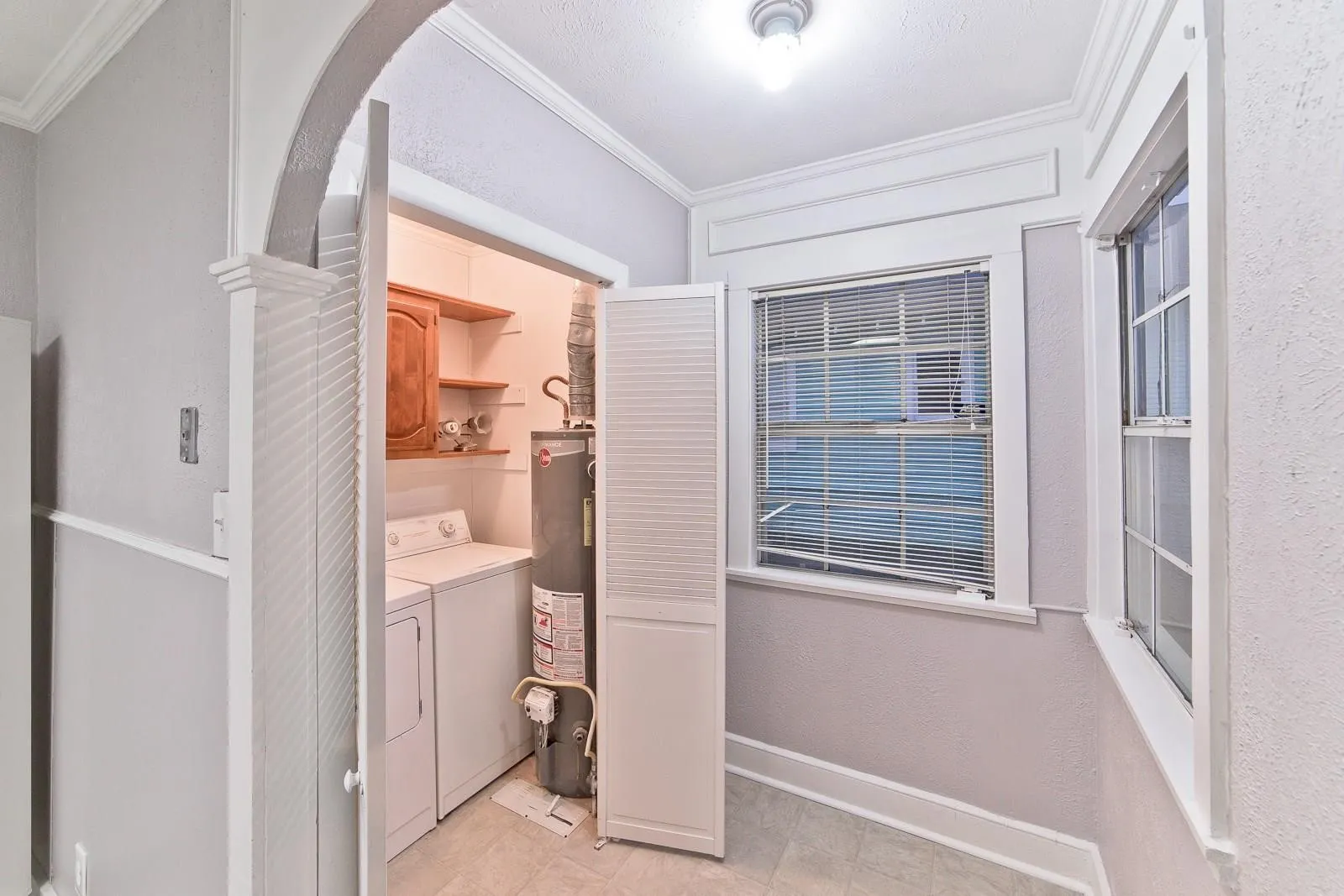 Duplex For Rent in Dallas County , 6020 Llano Avenue, Dallas, Texas 75206, 1 Bedroom, 1 Bathroom, Garage spaces, 720 Sqft, built in 1924, mls#21390346, Real Estate Agent in Dallas, Homes For Rent in Dallas county, Homes For Rent in Dallas, Realtor in Dallas Texas, Real Estate Brokerage Independent Realty Texas, Luminita Cordes Realtor