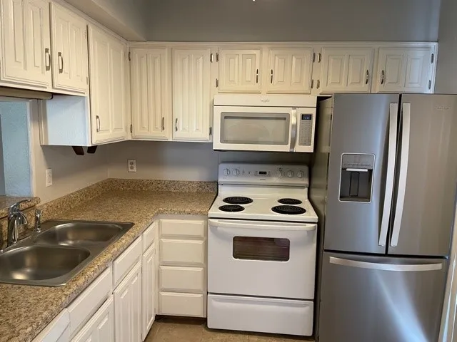 Condominium For Rent in Dallas County , 336 Melrose Drive 21C, Richardson, Texas 75080, 1 Bedroom, 2 Bathroom, Garage spaces, 940 Sqft, built in 1984, mls#21390361, Real Estate Agent in Richardson, Homes For Rent in Dallas county, Homes For Rent in Richardson, Realtor in Richardson Texas, Real Estate Brokerage Independent Realty Texas, Luminita Cordes Realtor