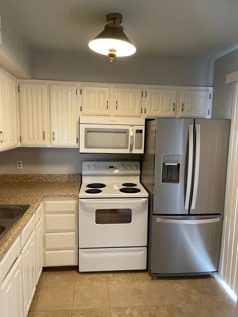 Condominium For Rent in Dallas County , 336 Melrose Drive 21C, Richardson, Texas 75080, 1 Bedroom, 2 Bathroom, Garage spaces, 940 Sqft, built in 1984, mls#21390361, Real Estate Agent in Richardson, Homes For Rent in Dallas county, Homes For Rent in Richardson, Realtor in Richardson Texas, Real Estate Brokerage Independent Realty Texas, Luminita Cordes Realtor