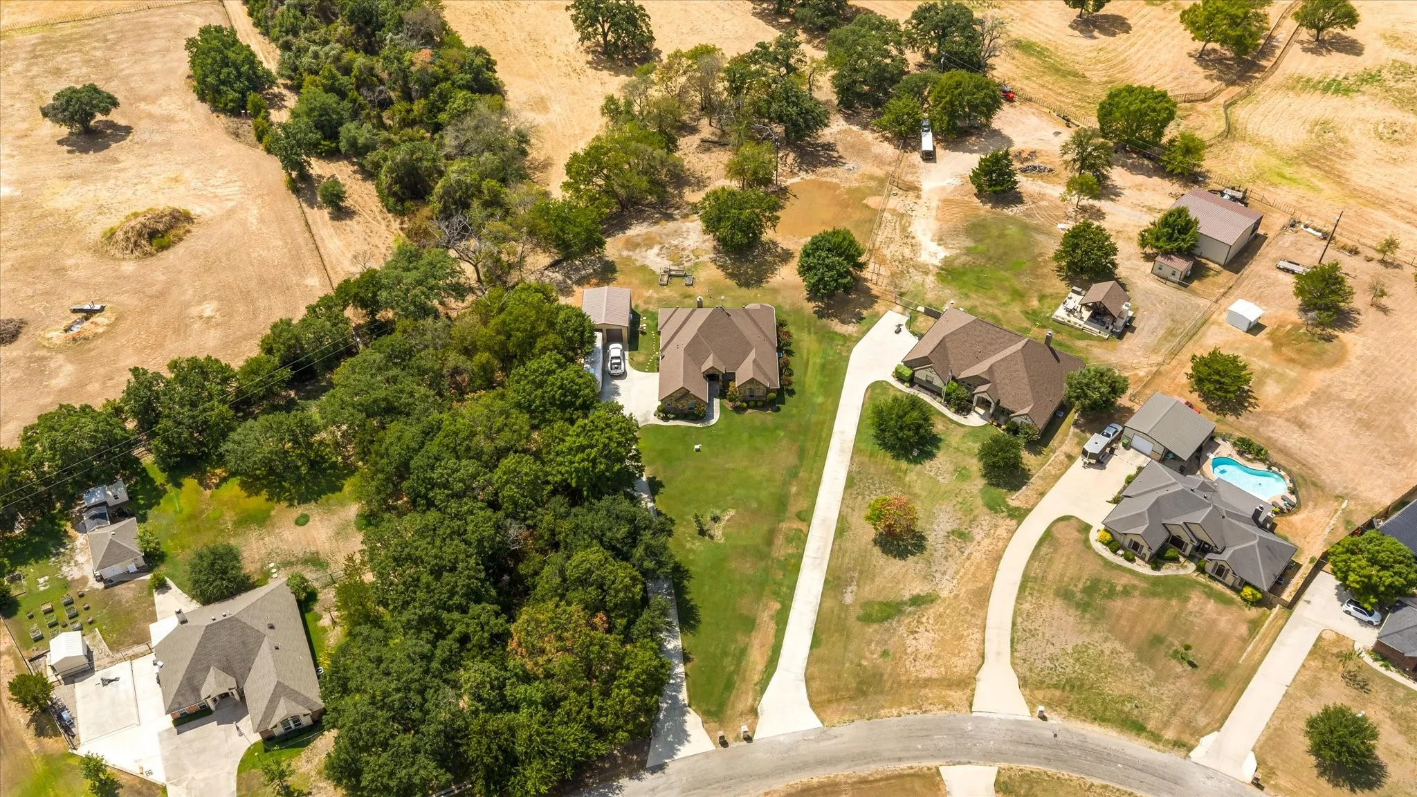 Single Family Residence For Sale in Parker County , 218 Hidden Creek Loop, Weatherford, Texas 76085, 3 Bedroom, 2 Bathroom, 2 Garage spaces, 2,486 Sqft, built in 2013, mls#21389584, Real Estate Agent in Weatherford, Homes For Sale in Parker county, Homes For Sale in Weatherford, Realtor in Weatherford Texas, Real Estate Brokerage Independent Realty Texas, Luminita Cordes Realtor