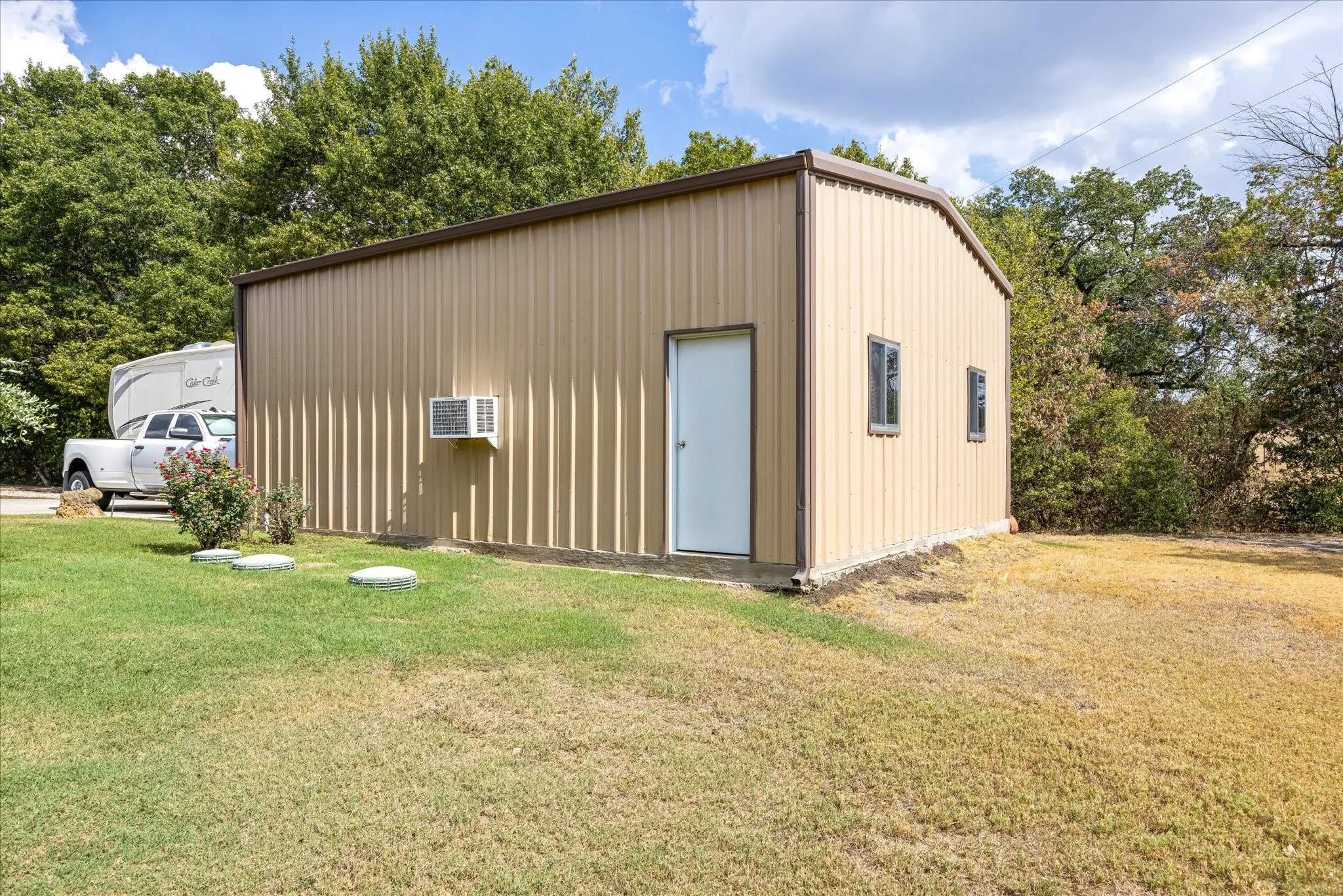 Single Family Residence For Sale in Parker County , 218 Hidden Creek Loop, Weatherford, Texas 76085, 3 Bedroom, 2 Bathroom, 2 Garage spaces, 2,486 Sqft, built in 2013, mls#21389584, Real Estate Agent in Weatherford, Homes For Sale in Parker county, Homes For Sale in Weatherford, Realtor in Weatherford Texas, Real Estate Brokerage Independent Realty Texas, Luminita Cordes Realtor