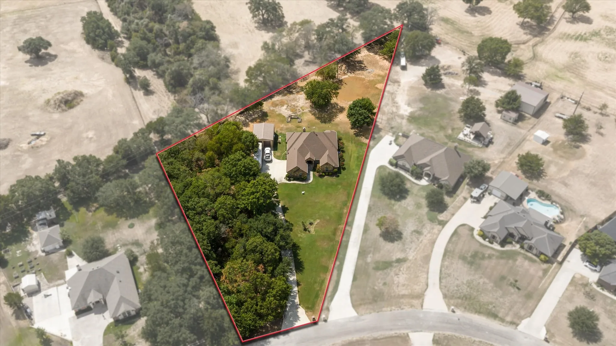 Single Family Residence For Sale in Parker County , 218 Hidden Creek Loop, Weatherford, Texas 76085, 3 Bedroom, 2 Bathroom, 2 Garage spaces, 2,486 Sqft, built in 2013, mls#21389584, Real Estate Agent in Weatherford, Homes For Sale in Parker county, Homes For Sale in Weatherford, Realtor in Weatherford Texas, Real Estate Brokerage Independent Realty Texas, Luminita Cordes Realtor