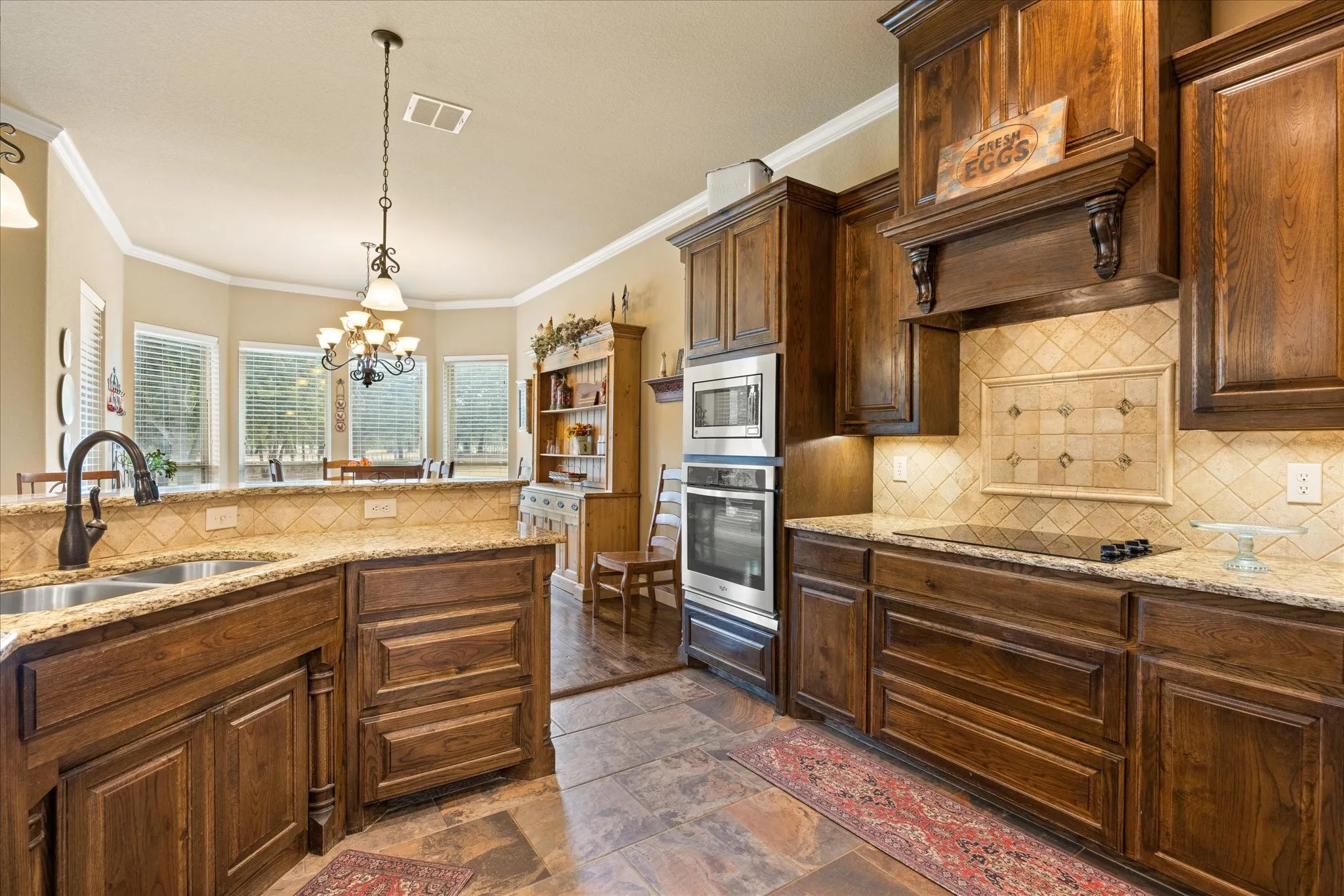Single Family Residence For Sale in Parker County , 218 Hidden Creek Loop, Weatherford, Texas 76085, 3 Bedroom, 2 Bathroom, 2 Garage spaces, 2,486 Sqft, built in 2013, mls#21389584, Real Estate Agent in Weatherford, Homes For Sale in Parker county, Homes For Sale in Weatherford, Realtor in Weatherford Texas, Real Estate Brokerage Independent Realty Texas, Luminita Cordes Realtor