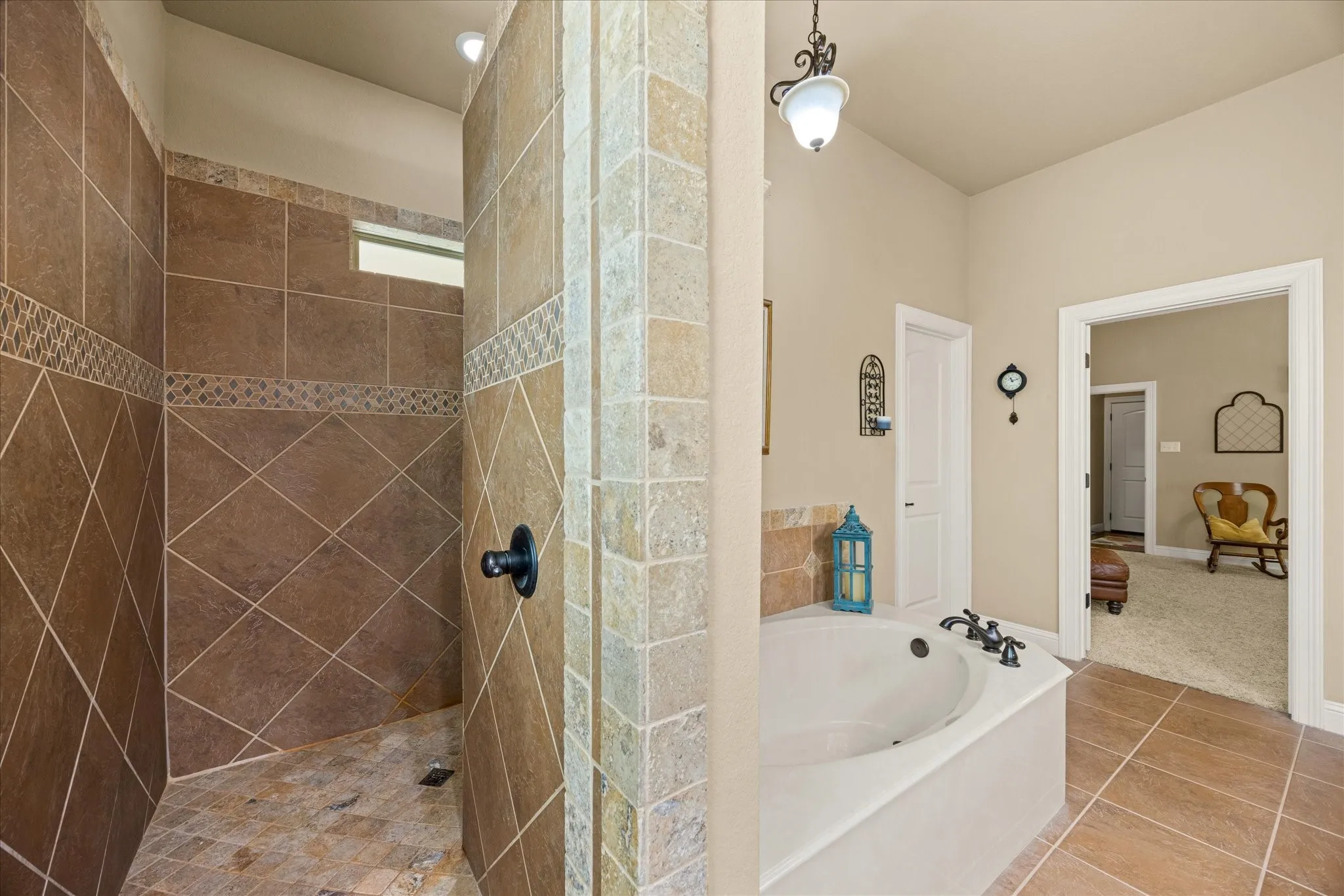Single Family Residence For Sale in Parker County , 218 Hidden Creek Loop, Weatherford, Texas 76085, 3 Bedroom, 2 Bathroom, 2 Garage spaces, 2,486 Sqft, built in 2013, mls#21389584, Real Estate Agent in Weatherford, Homes For Sale in Parker county, Homes For Sale in Weatherford, Realtor in Weatherford Texas, Real Estate Brokerage Independent Realty Texas, Luminita Cordes Realtor