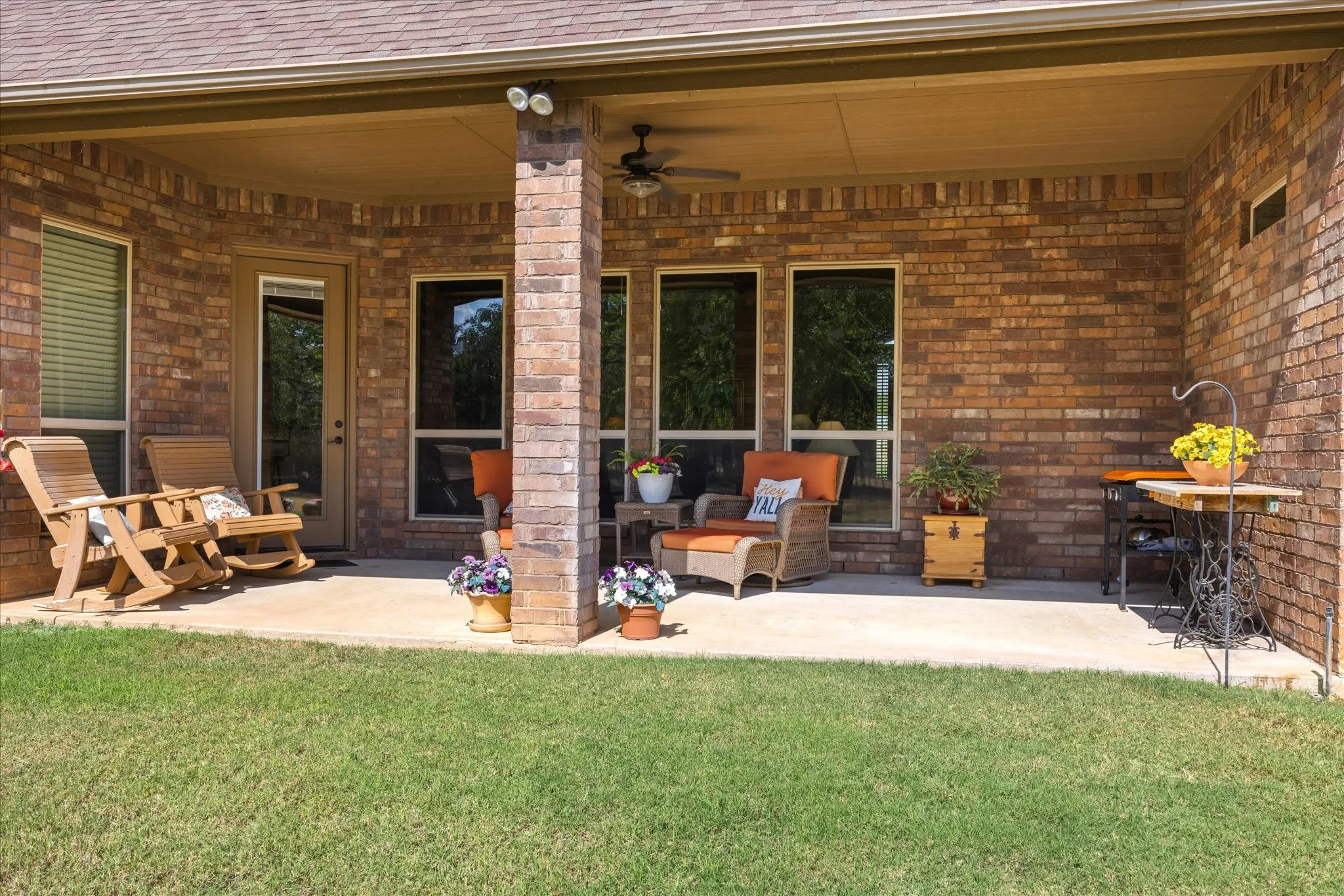 Single Family Residence For Sale in Parker County , 218 Hidden Creek Loop, Weatherford, Texas 76085, 3 Bedroom, 2 Bathroom, 2 Garage spaces, 2,486 Sqft, built in 2013, mls#21389584, Real Estate Agent in Weatherford, Homes For Sale in Parker county, Homes For Sale in Weatherford, Realtor in Weatherford Texas, Real Estate Brokerage Independent Realty Texas, Luminita Cordes Realtor