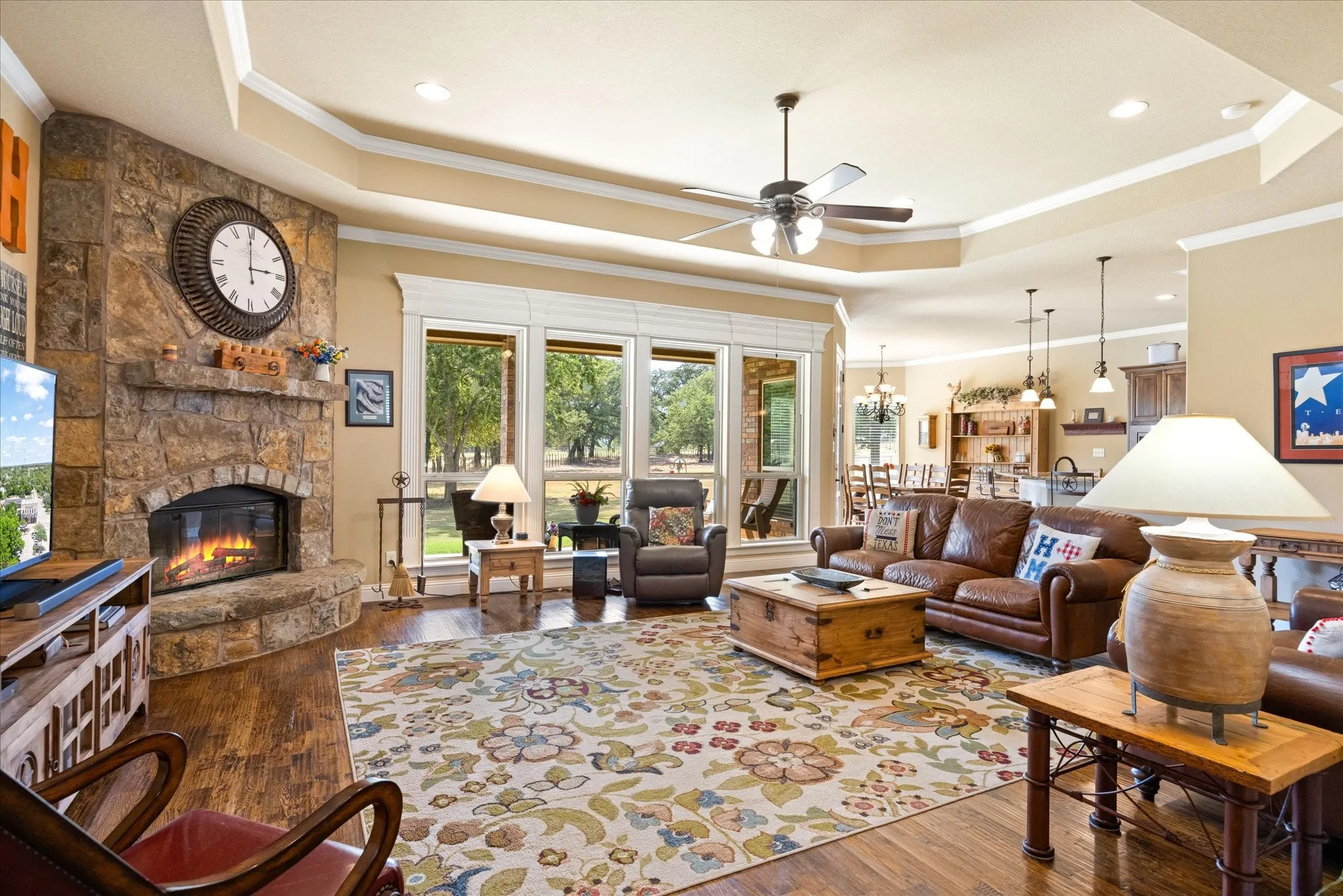 Single Family Residence For Sale in Parker County , 218 Hidden Creek Loop, Weatherford, Texas 76085, 3 Bedroom, 2 Bathroom, 2 Garage spaces, 2,486 Sqft, built in 2013, mls#21389584, Real Estate Agent in Weatherford, Homes For Sale in Parker county, Homes For Sale in Weatherford, Realtor in Weatherford Texas, Real Estate Brokerage Independent Realty Texas, Luminita Cordes Realtor