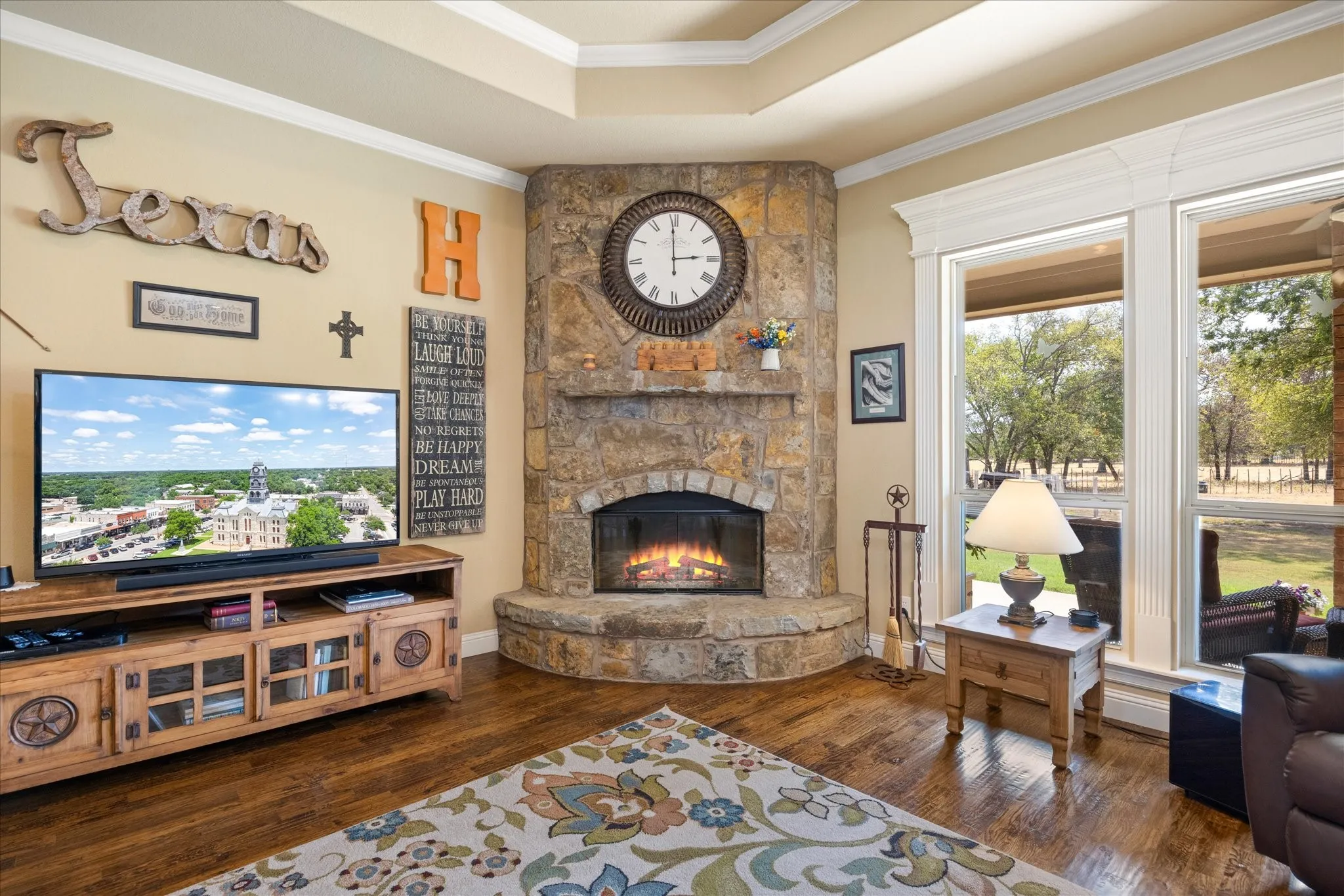Single Family Residence For Sale in Parker County , 218 Hidden Creek Loop, Weatherford, Texas 76085, 3 Bedroom, 2 Bathroom, 2 Garage spaces, 2,486 Sqft, built in 2013, mls#21389584, Real Estate Agent in Weatherford, Homes For Sale in Parker county, Homes For Sale in Weatherford, Realtor in Weatherford Texas, Real Estate Brokerage Independent Realty Texas, Luminita Cordes Realtor