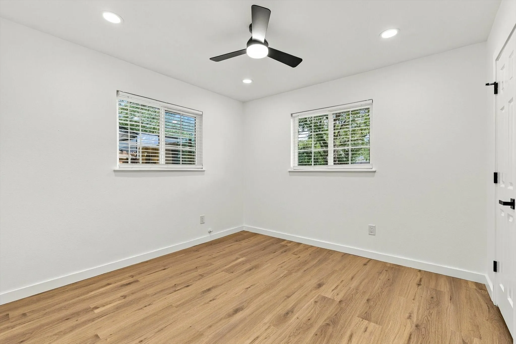 Single Family Residence For Sale in Tarrant County , 7713 Noreast Drive, North Richland Hills, Texas 76180, 3 Bedroom, 2 Bathroom, 2 Garage spaces, 1,280 Sqft, built in 1961, mls#21390367, Real Estate Agent in North Richland Hills, Homes For Sale in Tarrant county, Homes For Sale in North Richland Hills, Realtor in North Richland Hills Texas, Real Estate Brokerage Independent Realty Texas, Luminita Cordes Realtor