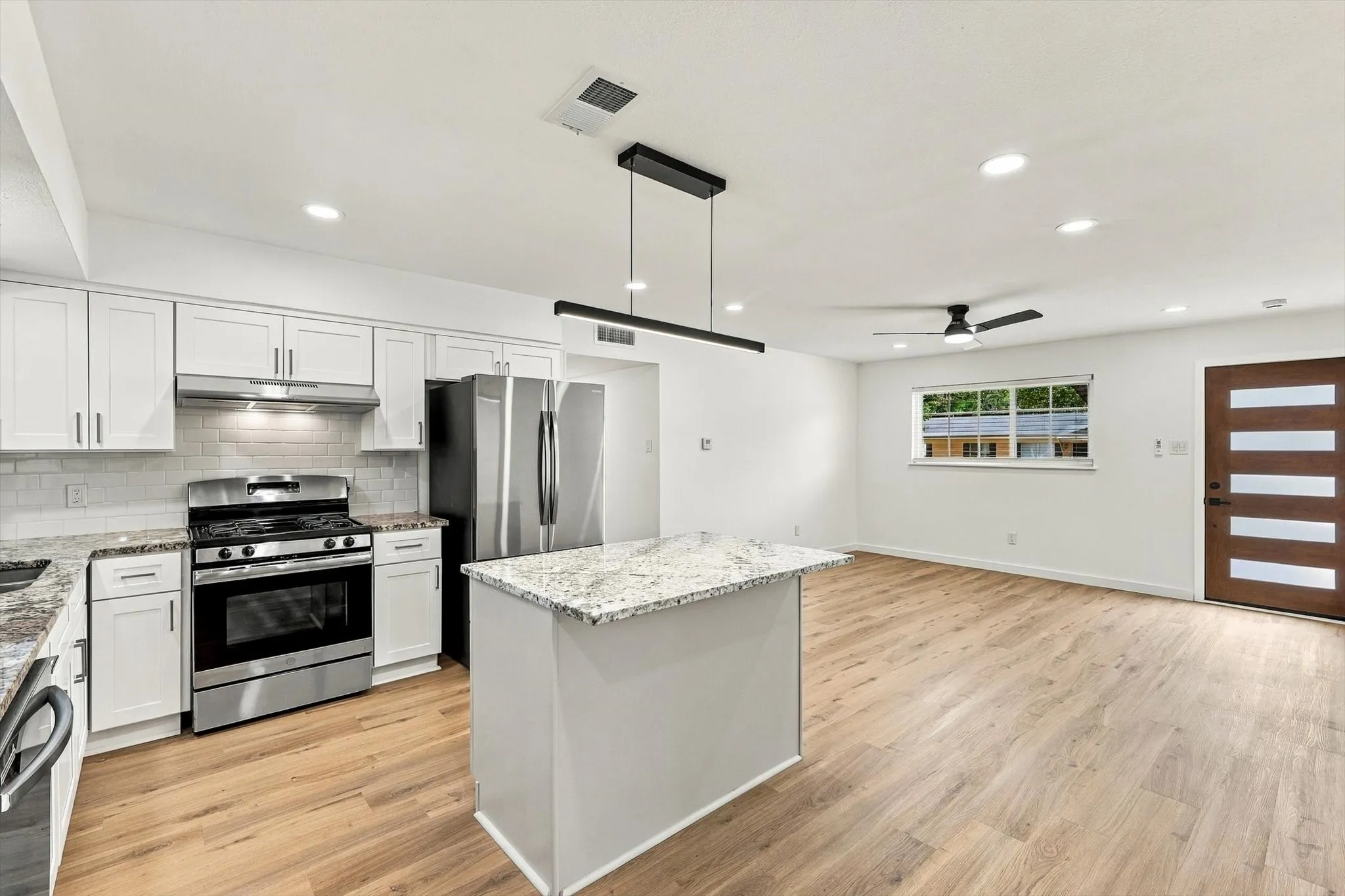 Single Family Residence For Sale in Tarrant County , 7713 Noreast Drive, North Richland Hills, Texas 76180, 3 Bedroom, 2 Bathroom, 2 Garage spaces, 1,280 Sqft, built in 1961, mls#21390367, Real Estate Agent in North Richland Hills, Homes For Sale in Tarrant county, Homes For Sale in North Richland Hills, Realtor in North Richland Hills Texas, Real Estate Brokerage Independent Realty Texas, Luminita Cordes Realtor