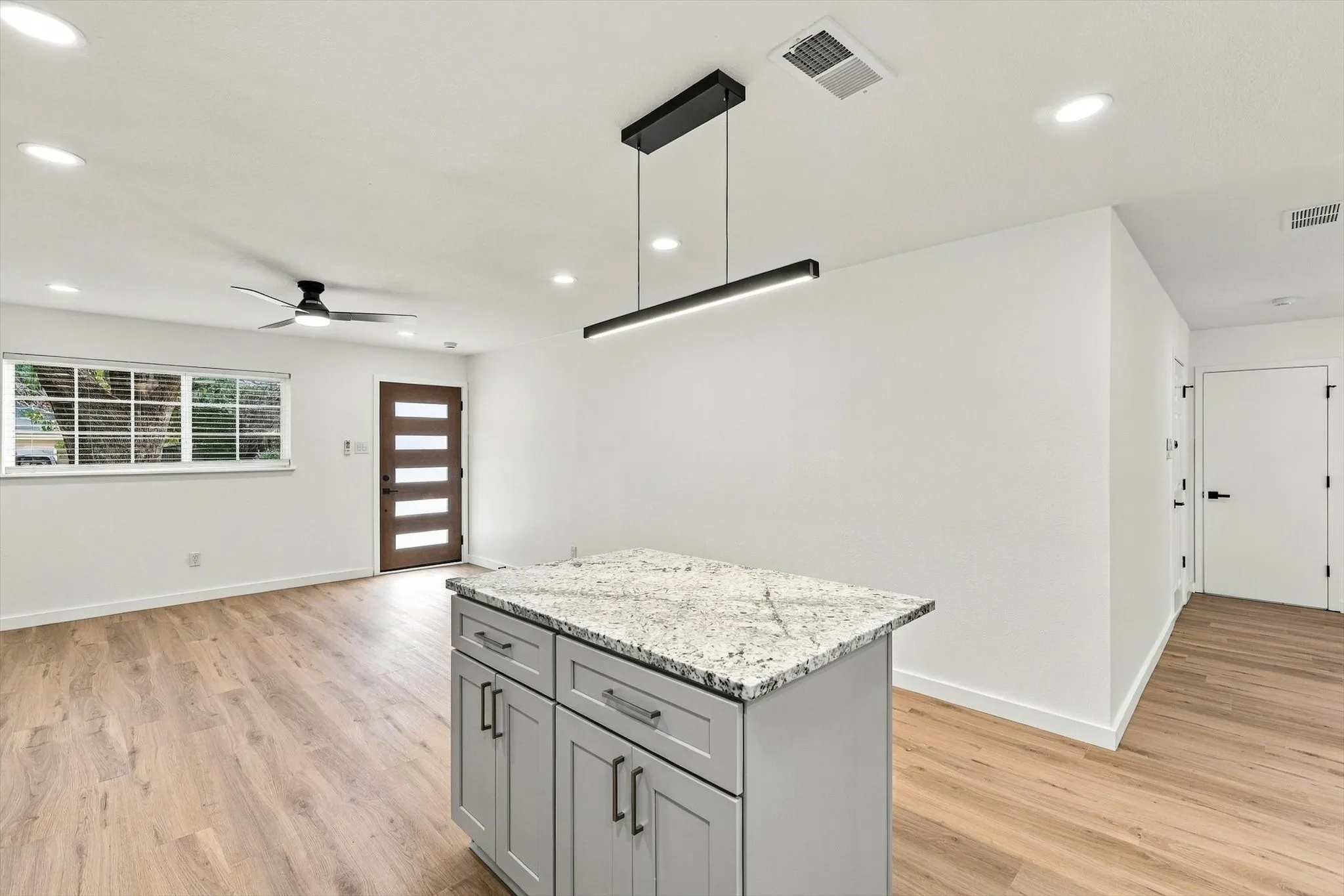 Single Family Residence For Sale in Tarrant County , 7713 Noreast Drive, North Richland Hills, Texas 76180, 3 Bedroom, 2 Bathroom, 2 Garage spaces, 1,280 Sqft, built in 1961, mls#21390367, Real Estate Agent in North Richland Hills, Homes For Sale in Tarrant county, Homes For Sale in North Richland Hills, Realtor in North Richland Hills Texas, Real Estate Brokerage Independent Realty Texas, Luminita Cordes Realtor