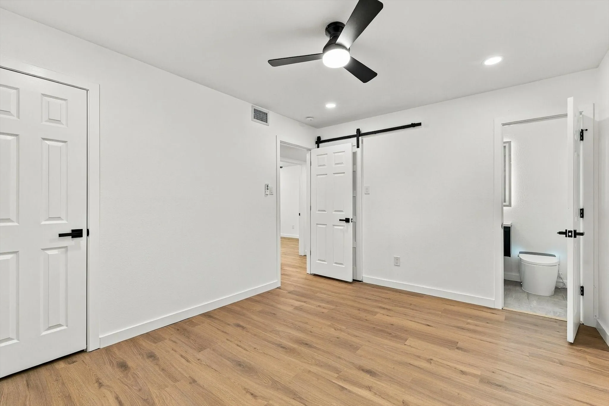 Single Family Residence For Sale in Tarrant County , 7713 Noreast Drive, North Richland Hills, Texas 76180, 3 Bedroom, 2 Bathroom, 2 Garage spaces, 1,280 Sqft, built in 1961, mls#21390367, Real Estate Agent in North Richland Hills, Homes For Sale in Tarrant county, Homes For Sale in North Richland Hills, Realtor in North Richland Hills Texas, Real Estate Brokerage Independent Realty Texas, Luminita Cordes Realtor