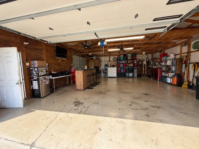 Single Family Residence For Sale in Smith County , 12606 County Road 1260, Bullard, Texas 75757, 4 Bedroom, 4 Bathroom, 4 Garage spaces, 3,000 Sqft, built in 2005, mls#21390368, Real Estate Agent in Bullard, Homes For Sale in Smith county, Homes For Sale in Bullard, Realtor in Bullard Texas, Real Estate Brokerage Independent Realty Texas, Luminita Cordes Realtor