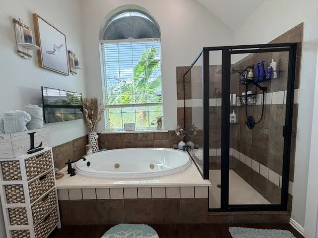 Single Family Residence For Sale in Smith County , 12606 County Road 1260, Bullard, Texas 75757, 4 Bedroom, 4 Bathroom, 4 Garage spaces, 3,000 Sqft, built in 2005, mls#21390368, Real Estate Agent in Bullard, Homes For Sale in Smith county, Homes For Sale in Bullard, Realtor in Bullard Texas, Real Estate Brokerage Independent Realty Texas, Luminita Cordes Realtor