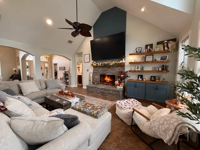 Single Family Residence For Sale in Smith County , 12606 County Road 1260, Bullard, Texas 75757, 4 Bedroom, 4 Bathroom, 4 Garage spaces, 3,000 Sqft, built in 2005, mls#21390368, Real Estate Agent in Bullard, Homes For Sale in Smith county, Homes For Sale in Bullard, Realtor in Bullard Texas, Real Estate Brokerage Independent Realty Texas, Luminita Cordes Realtor