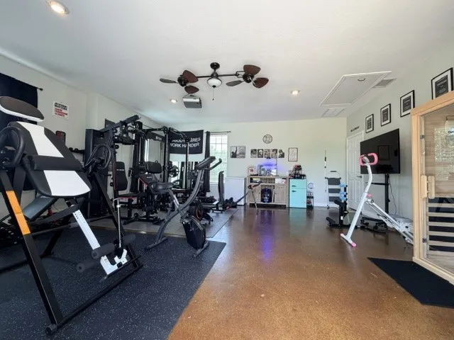 Single Family Residence For Sale in Smith County , 12606 County Road 1260, Bullard, Texas 75757, 4 Bedroom, 4 Bathroom, 4 Garage spaces, 3,000 Sqft, built in 2005, mls#21390368, Real Estate Agent in Bullard, Homes For Sale in Smith county, Homes For Sale in Bullard, Realtor in Bullard Texas, Real Estate Brokerage Independent Realty Texas, Luminita Cordes Realtor
