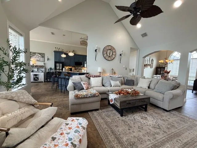 Single Family Residence For Sale in Smith County , 12606 County Road 1260, Bullard, Texas 75757, 4 Bedroom, 4 Bathroom, 4 Garage spaces, 3,000 Sqft, built in 2005, mls#21390368, Real Estate Agent in Bullard, Homes For Sale in Smith county, Homes For Sale in Bullard, Realtor in Bullard Texas, Real Estate Brokerage Independent Realty Texas, Luminita Cordes Realtor