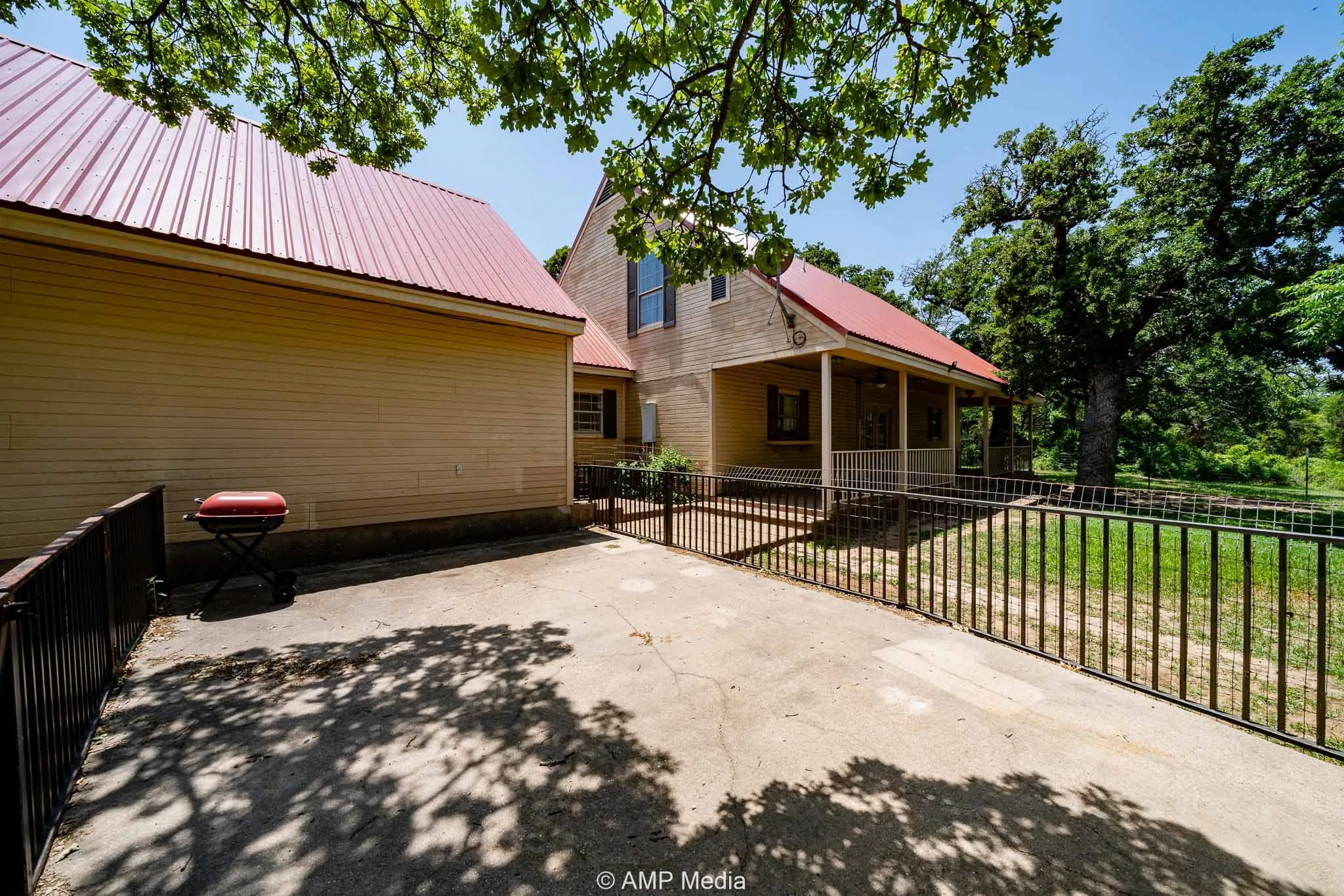 Single Family Residence For Sale in Callahan County , 13944 County Road 224, Abilene, Texas 79602, 3 Bedroom, 2 Bathroom, 2 Garage spaces, 1,887 Sqft, built in 1995, mls#21390371, Real Estate Agent in Abilene, Homes For Sale in Callahan county, Homes For Sale in Abilene, Realtor in Abilene Texas, Real Estate Brokerage Independent Realty Texas, Luminita Cordes Realtor