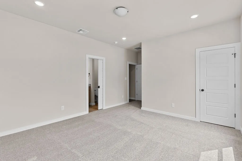 Single Family Residence For Sale in Tarrant County , 316 W Gambrell Street, Fort Worth, Texas 76115, 3 Bedroom, 3 Bathroom, 1 Garage spaces, 1,668 Sqft, built in 2026, mls#21390373, Real Estate Agent in Fort Worth, Homes For Sale in Tarrant county, Homes For Sale in Fort Worth, Realtor in Fort Worth Texas, Real Estate Brokerage Independent Realty Texas, Luminita Cordes Realtor