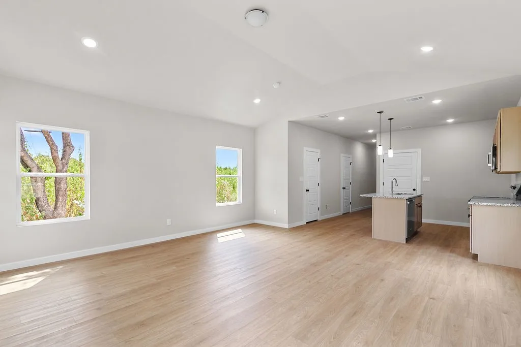 Single Family Residence For Sale in Tarrant County , 316 W Gambrell Street, Fort Worth, Texas 76115, 3 Bedroom, 3 Bathroom, 1 Garage spaces, 1,668 Sqft, built in 2026, mls#21390373, Real Estate Agent in Fort Worth, Homes For Sale in Tarrant county, Homes For Sale in Fort Worth, Realtor in Fort Worth Texas, Real Estate Brokerage Independent Realty Texas, Luminita Cordes Realtor
