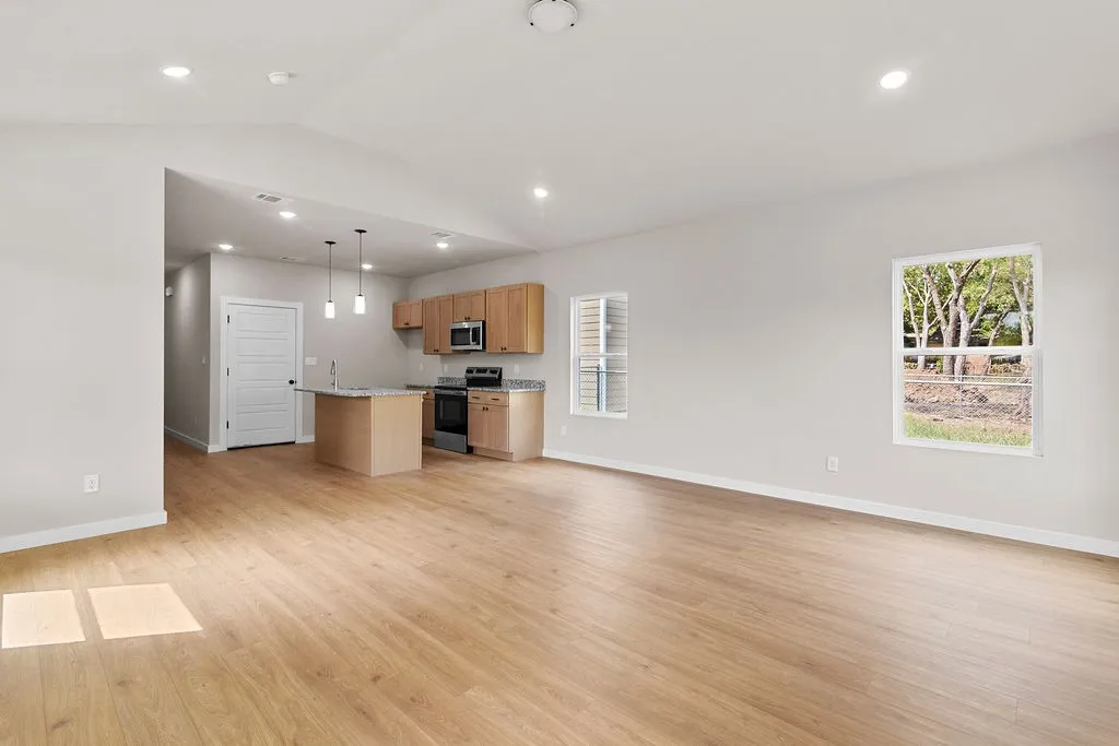 Single Family Residence For Sale in Tarrant County , 316 W Gambrell Street, Fort Worth, Texas 76115, 3 Bedroom, 3 Bathroom, 1 Garage spaces, 1,668 Sqft, built in 2026, mls#21390373, Real Estate Agent in Fort Worth, Homes For Sale in Tarrant county, Homes For Sale in Fort Worth, Realtor in Fort Worth Texas, Real Estate Brokerage Independent Realty Texas, Luminita Cordes Realtor