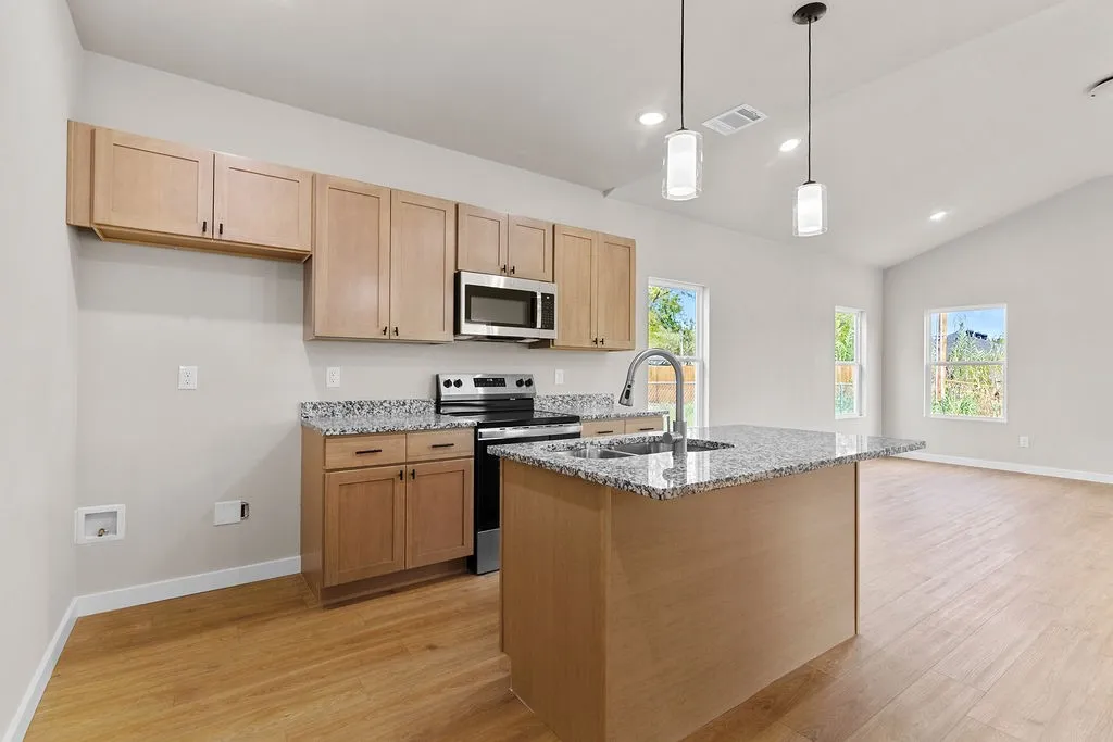 Single Family Residence For Sale in Tarrant County , 316 W Gambrell Street, Fort Worth, Texas 76115, 3 Bedroom, 3 Bathroom, 1 Garage spaces, 1,668 Sqft, built in 2026, mls#21390373, Real Estate Agent in Fort Worth, Homes For Sale in Tarrant county, Homes For Sale in Fort Worth, Realtor in Fort Worth Texas, Real Estate Brokerage Independent Realty Texas, Luminita Cordes Realtor