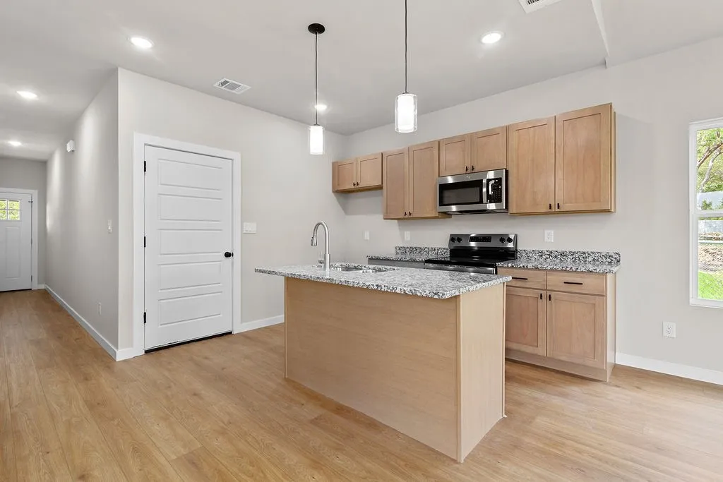 Single Family Residence For Sale in Tarrant County , 316 W Gambrell Street, Fort Worth, Texas 76115, 3 Bedroom, 3 Bathroom, 1 Garage spaces, 1,668 Sqft, built in 2026, mls#21390373, Real Estate Agent in Fort Worth, Homes For Sale in Tarrant county, Homes For Sale in Fort Worth, Realtor in Fort Worth Texas, Real Estate Brokerage Independent Realty Texas, Luminita Cordes Realtor