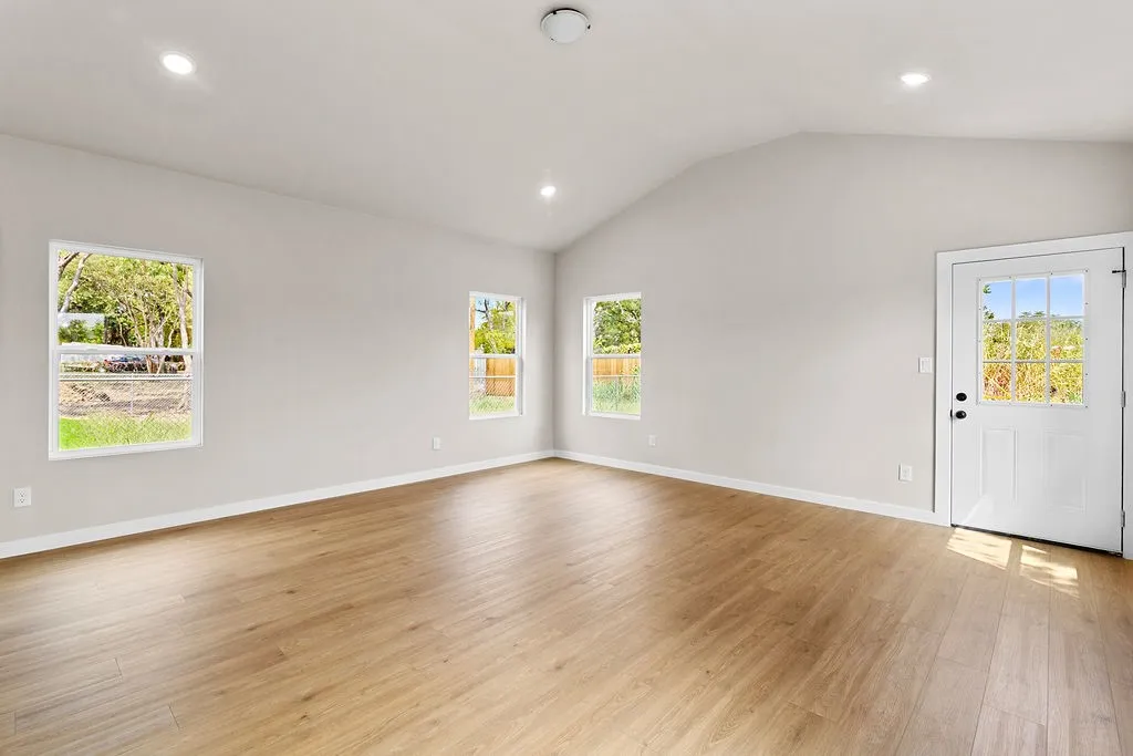 Single Family Residence For Sale in Tarrant County , 316 W Gambrell Street, Fort Worth, Texas 76115, 3 Bedroom, 3 Bathroom, 1 Garage spaces, 1,668 Sqft, built in 2026, mls#21390373, Real Estate Agent in Fort Worth, Homes For Sale in Tarrant county, Homes For Sale in Fort Worth, Realtor in Fort Worth Texas, Real Estate Brokerage Independent Realty Texas, Luminita Cordes Realtor